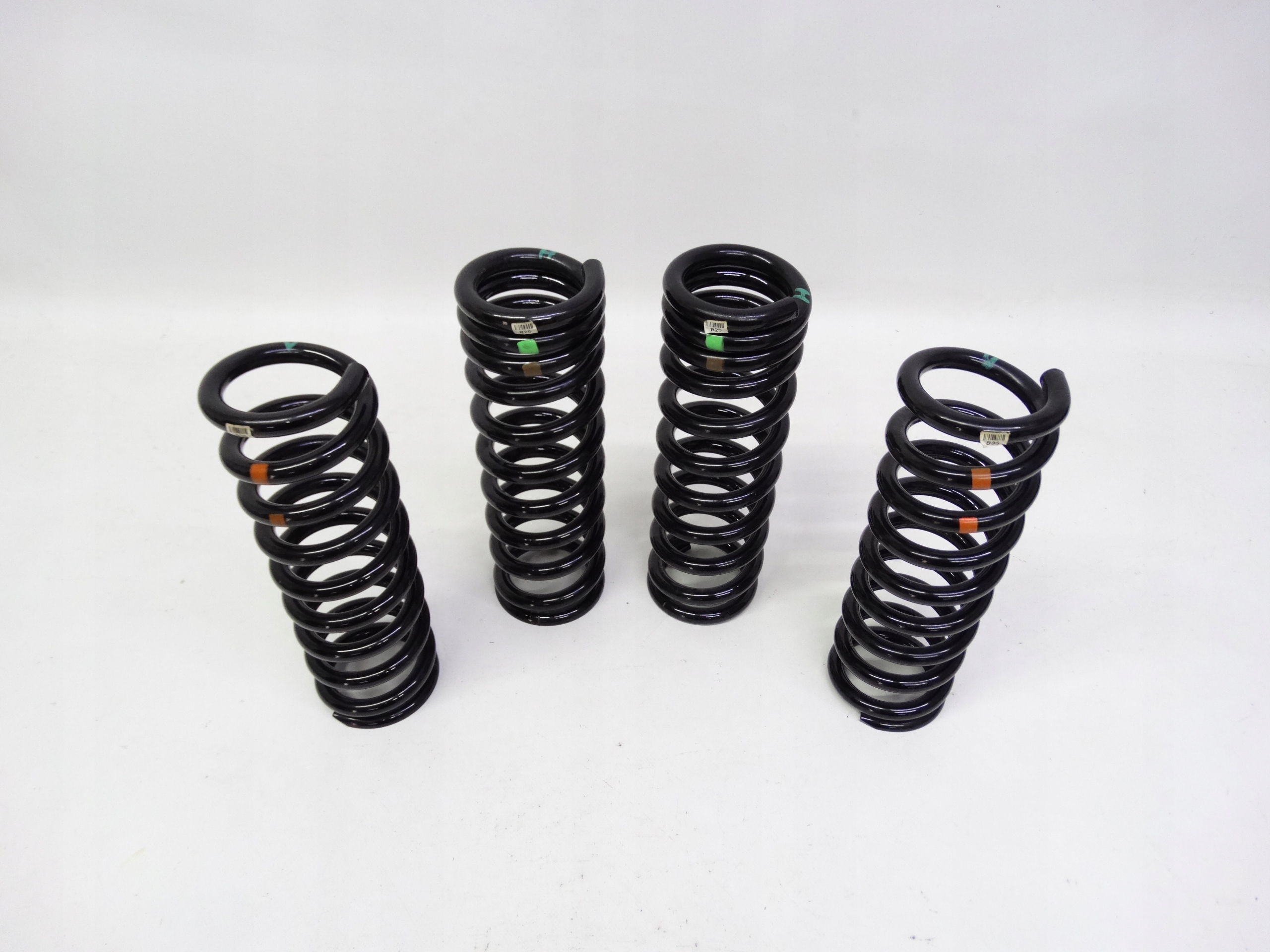 Second image of Aston Martin DB9 Lift komplet sprężyn DG43-18W002-CB DG43-18B036-AB NOWE