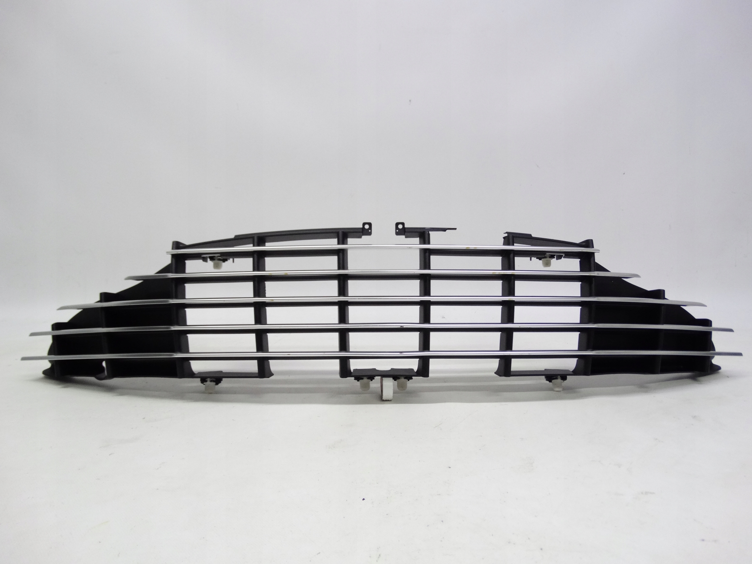 Second image of Aston Martin DB11 2016-2024 grill atrapa HY53-8A100-A oryginalny