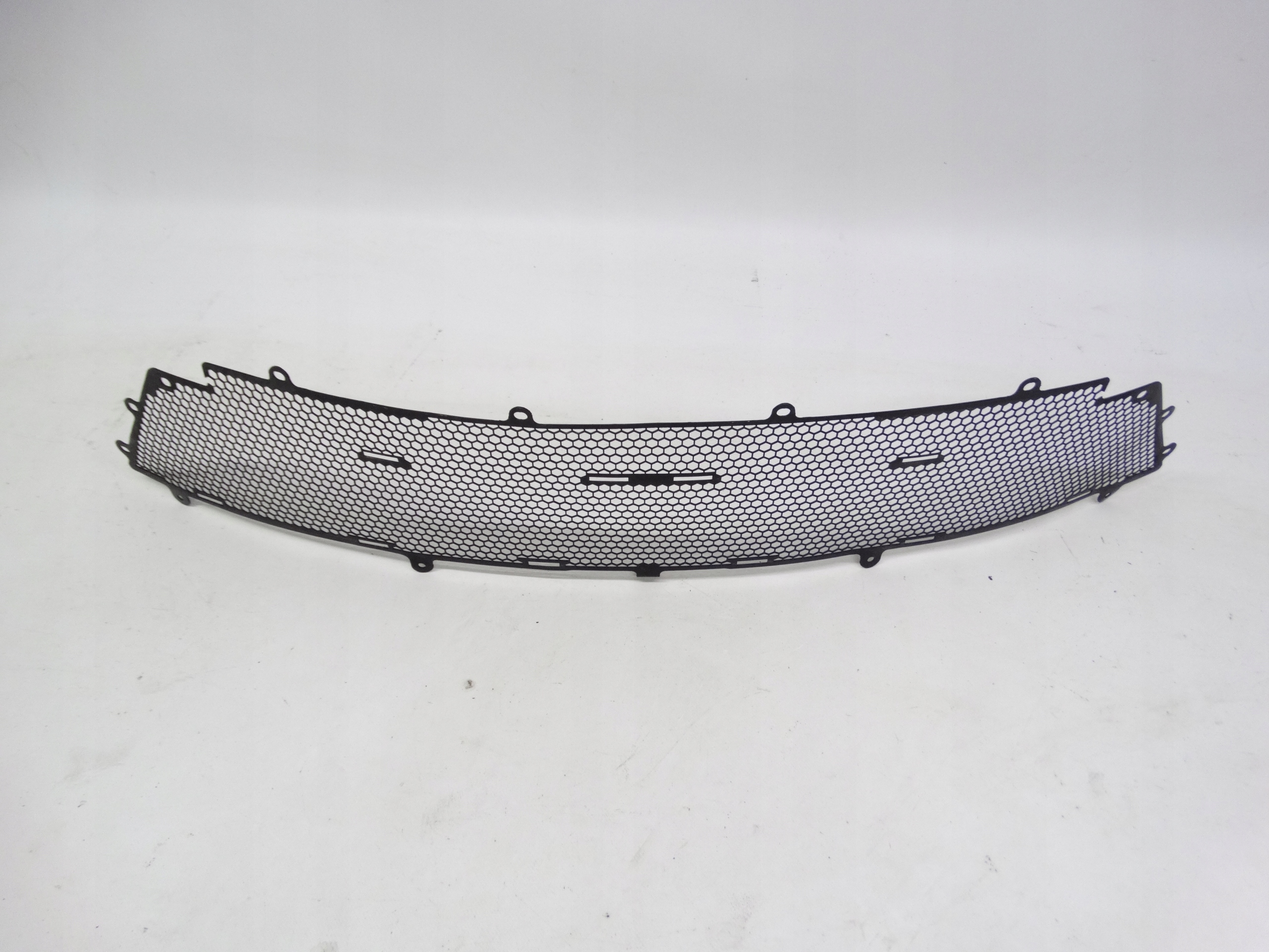 Second image of Aston Martin Vanquish II 12-18 kratka środkowa zderzaka CD33-8156-AC