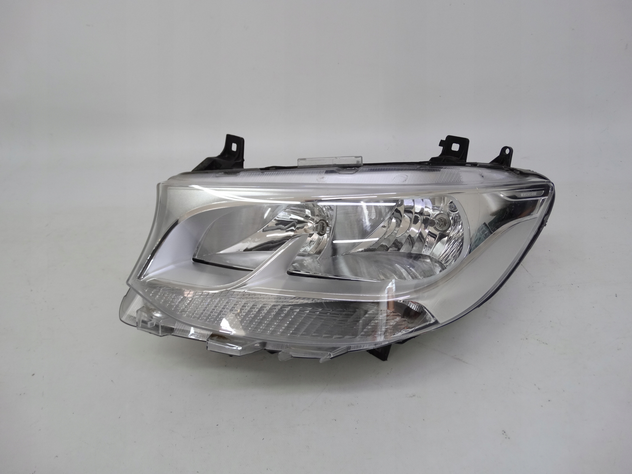 Second image of Mercedes Sprinter W907 W910 18- lampa lewa zwykła A9109060000 oryginalna
