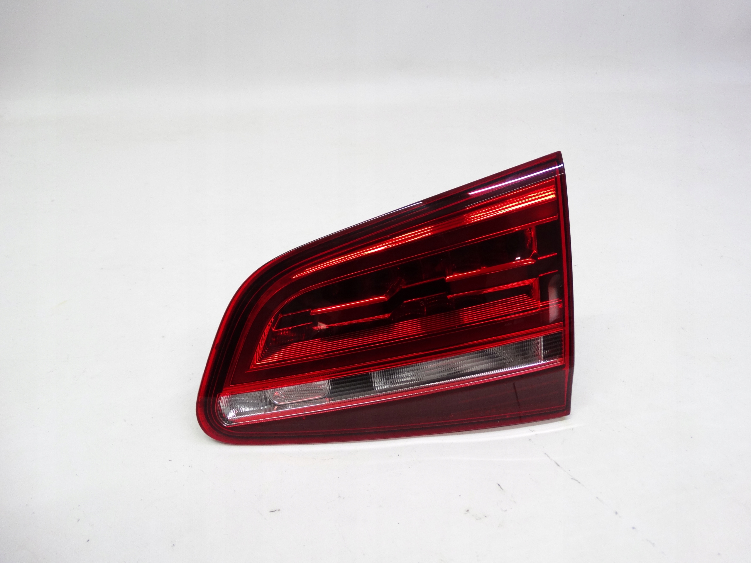 Second image of VW Sharan II Lift 15-22 lampa tylna prawa LED w klapę 7N0945308 oryginalna