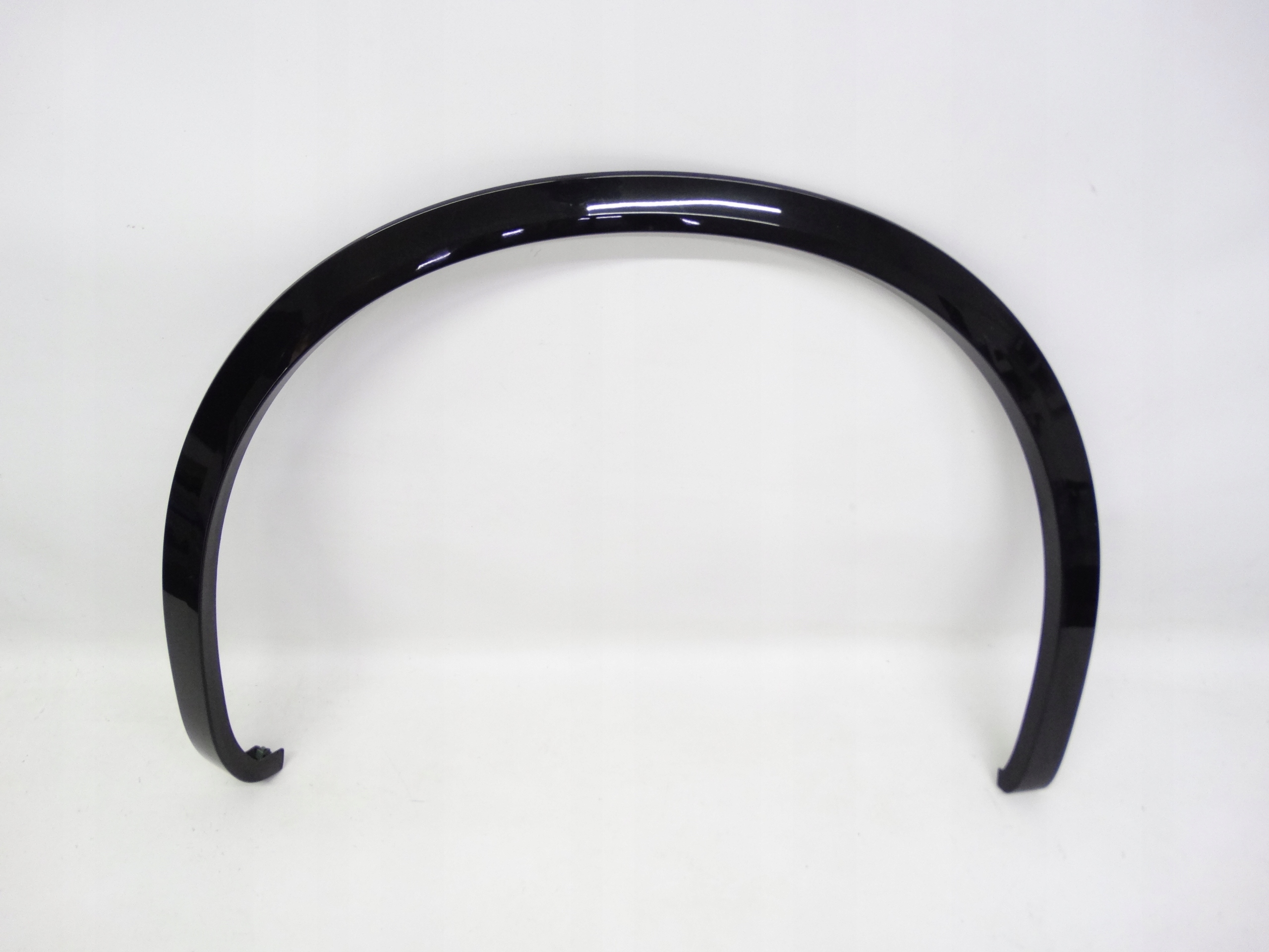 Second image of Maserati Grecale M182 23+ listwa błotnika lewa przednia 670167226 oryginał