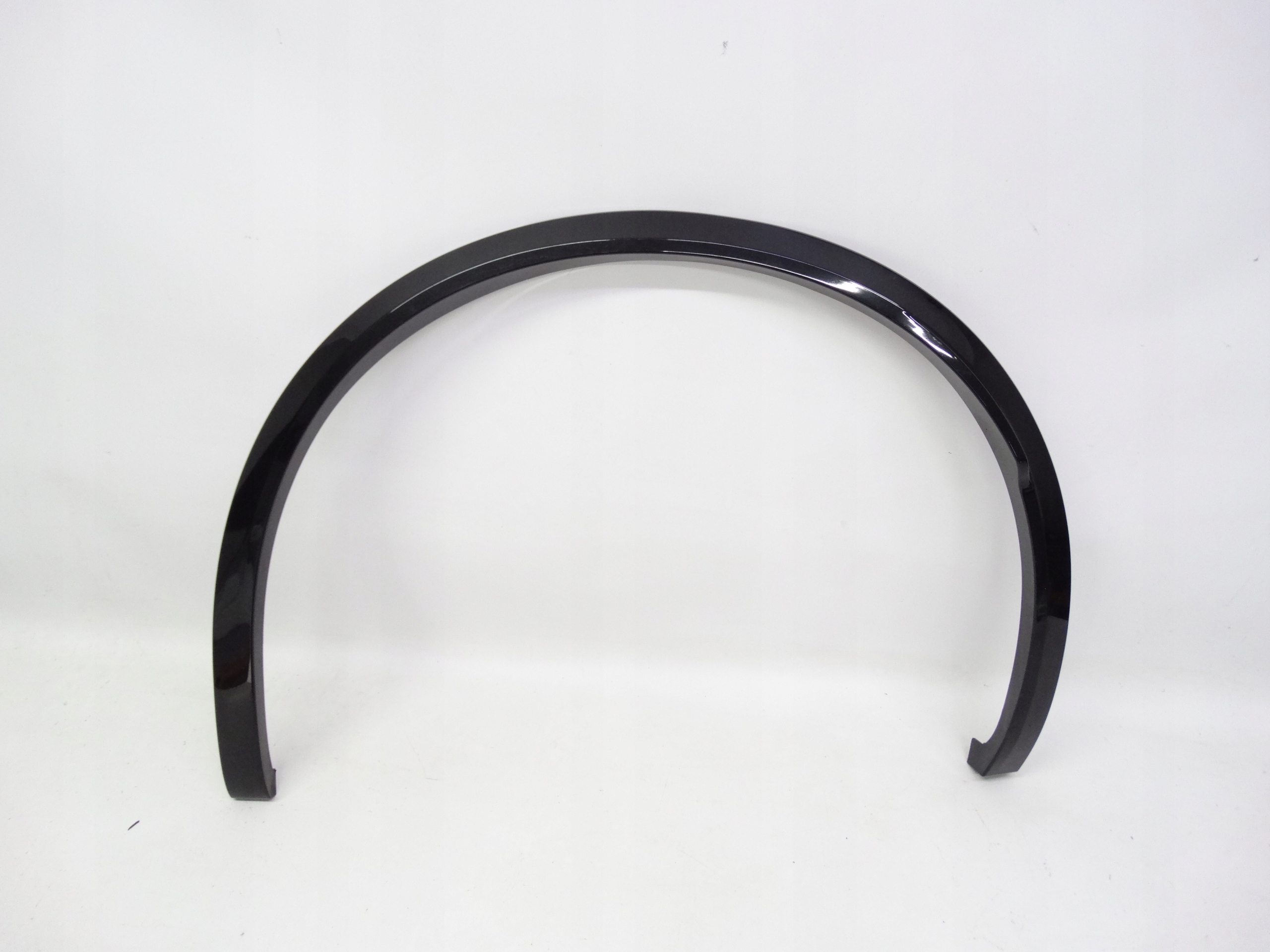 Second image of Maserati Grecale M182 23- listwa błotnika lewa tylna 670167228 oryginalna