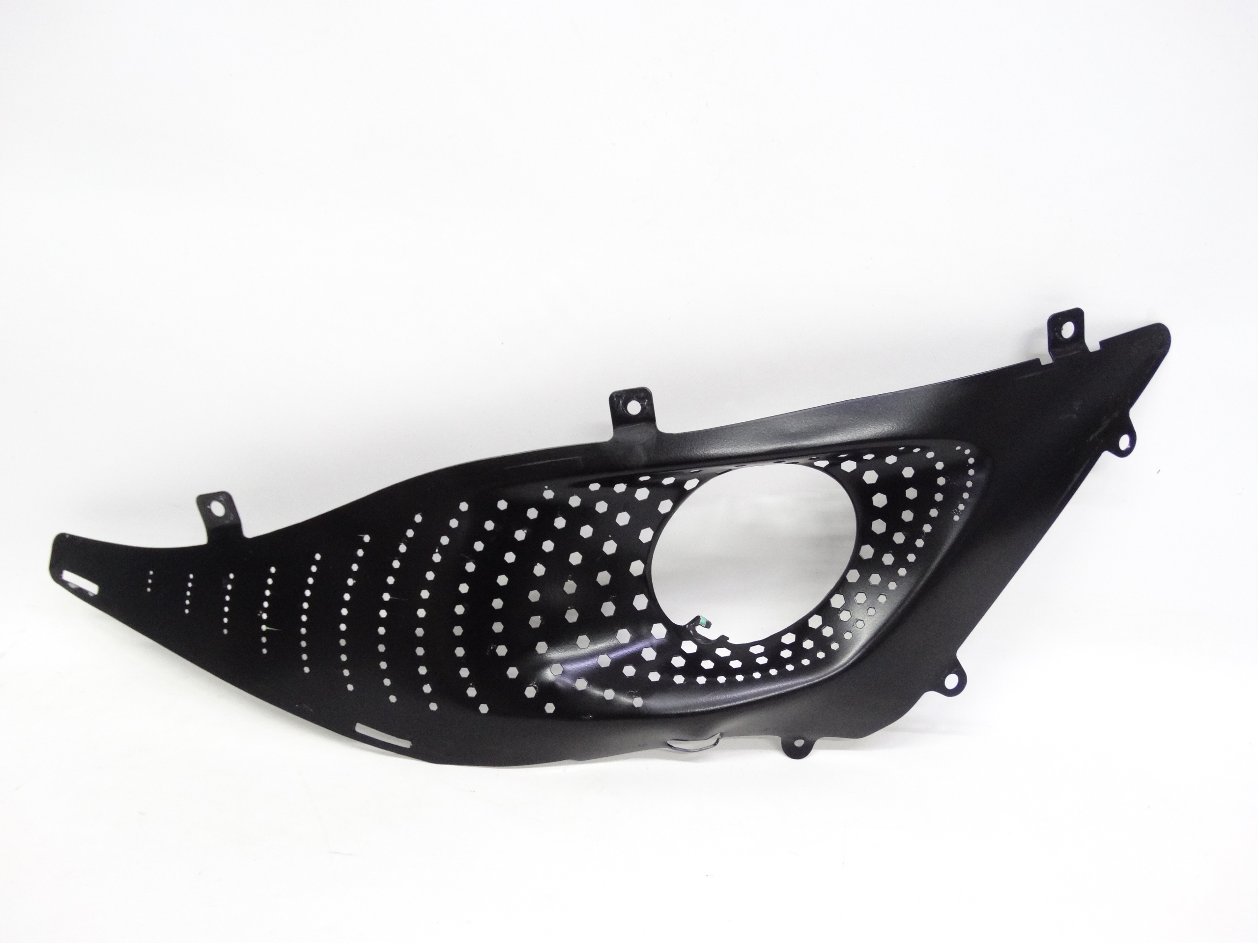 Second image of Aston Martin DB11 16-24 lewa osłona wydechu listwa zderzaka tylnego