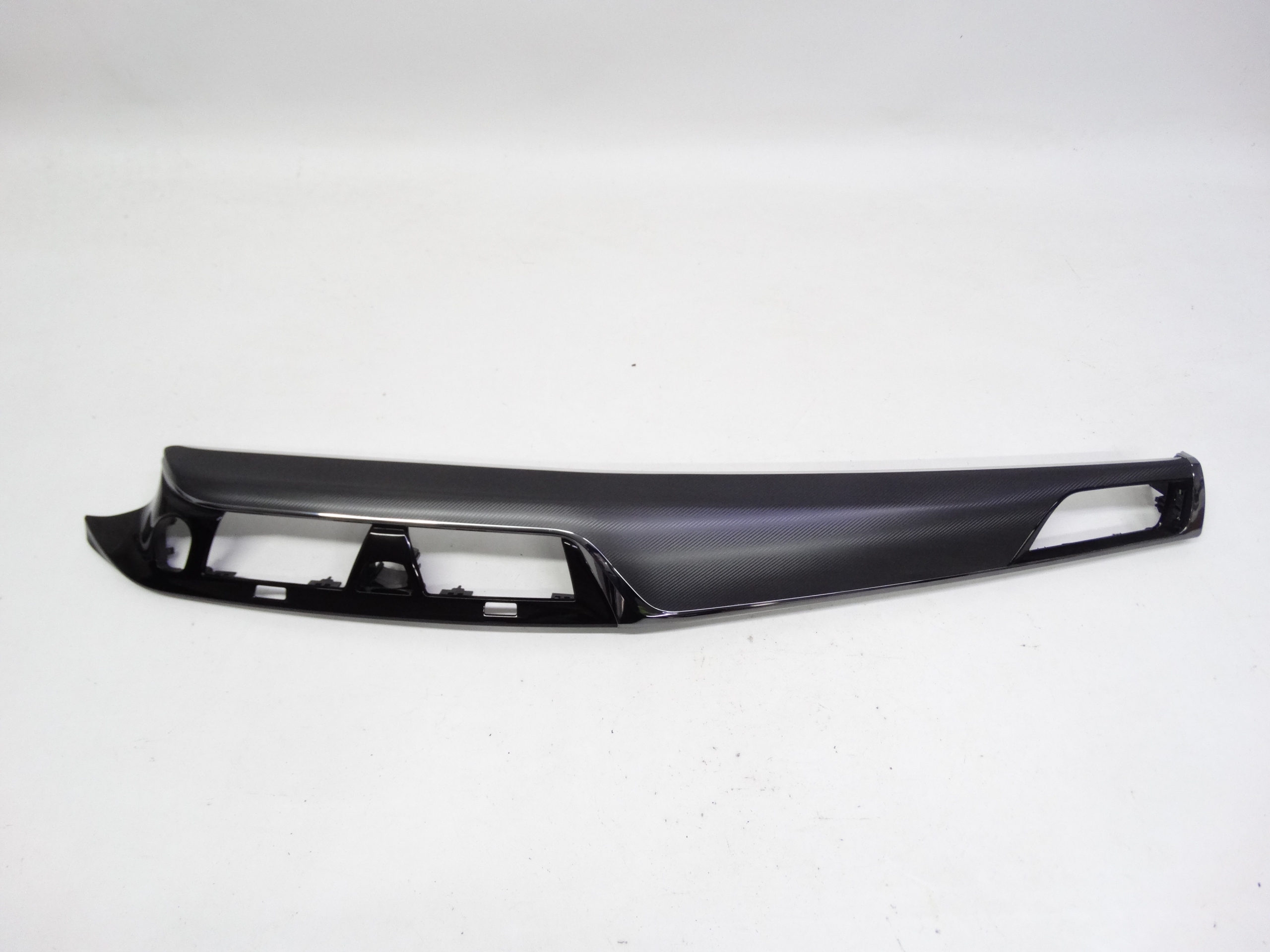 Second image of BMW M5 F90 18-23 dekor konsoli deski rozdzielczej 8070548 Alu Carbon