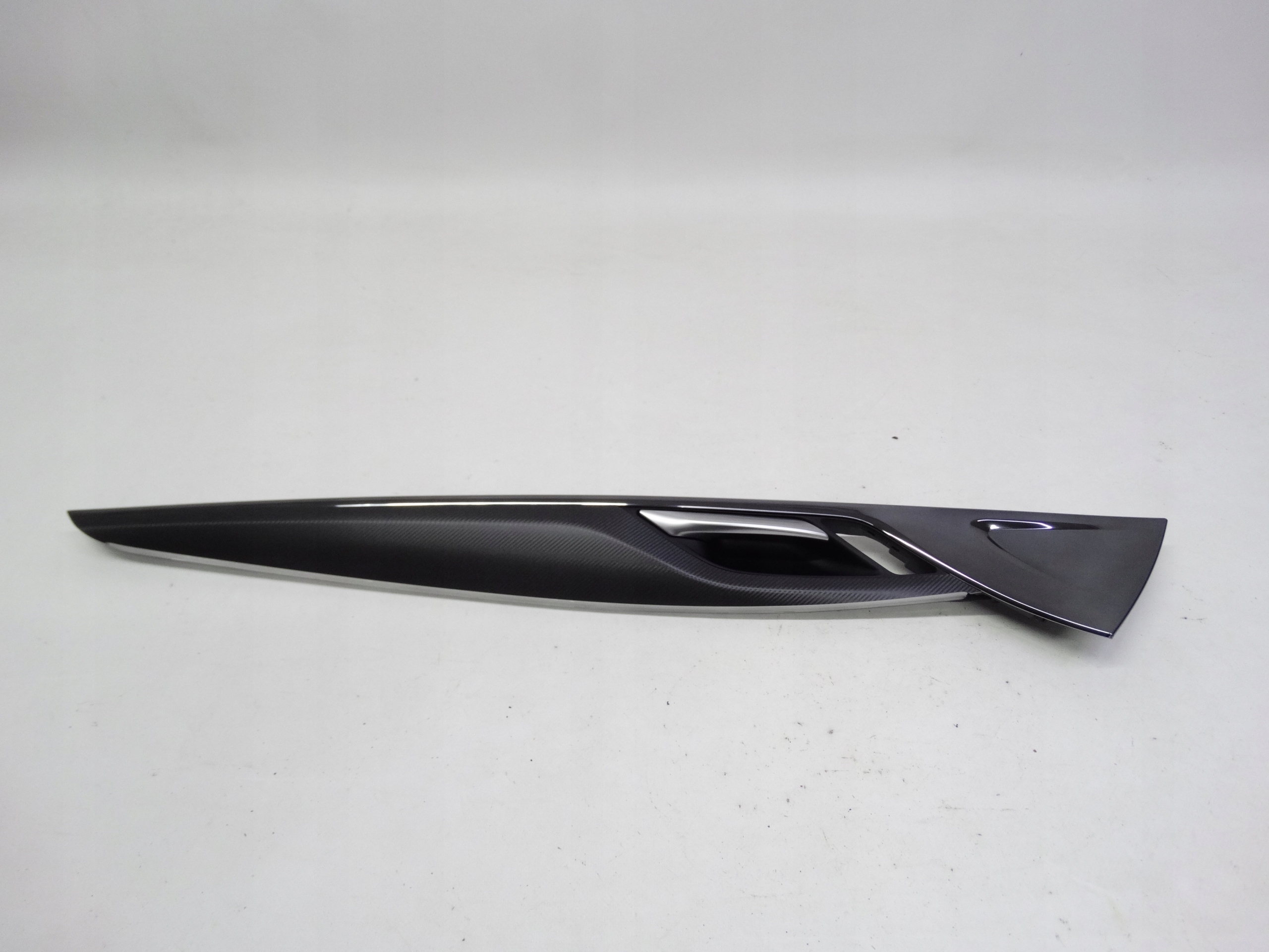 Second image of BMW M5 F90 18-23 dekor drzwi prawych przednich 7385024 Alu Carbon