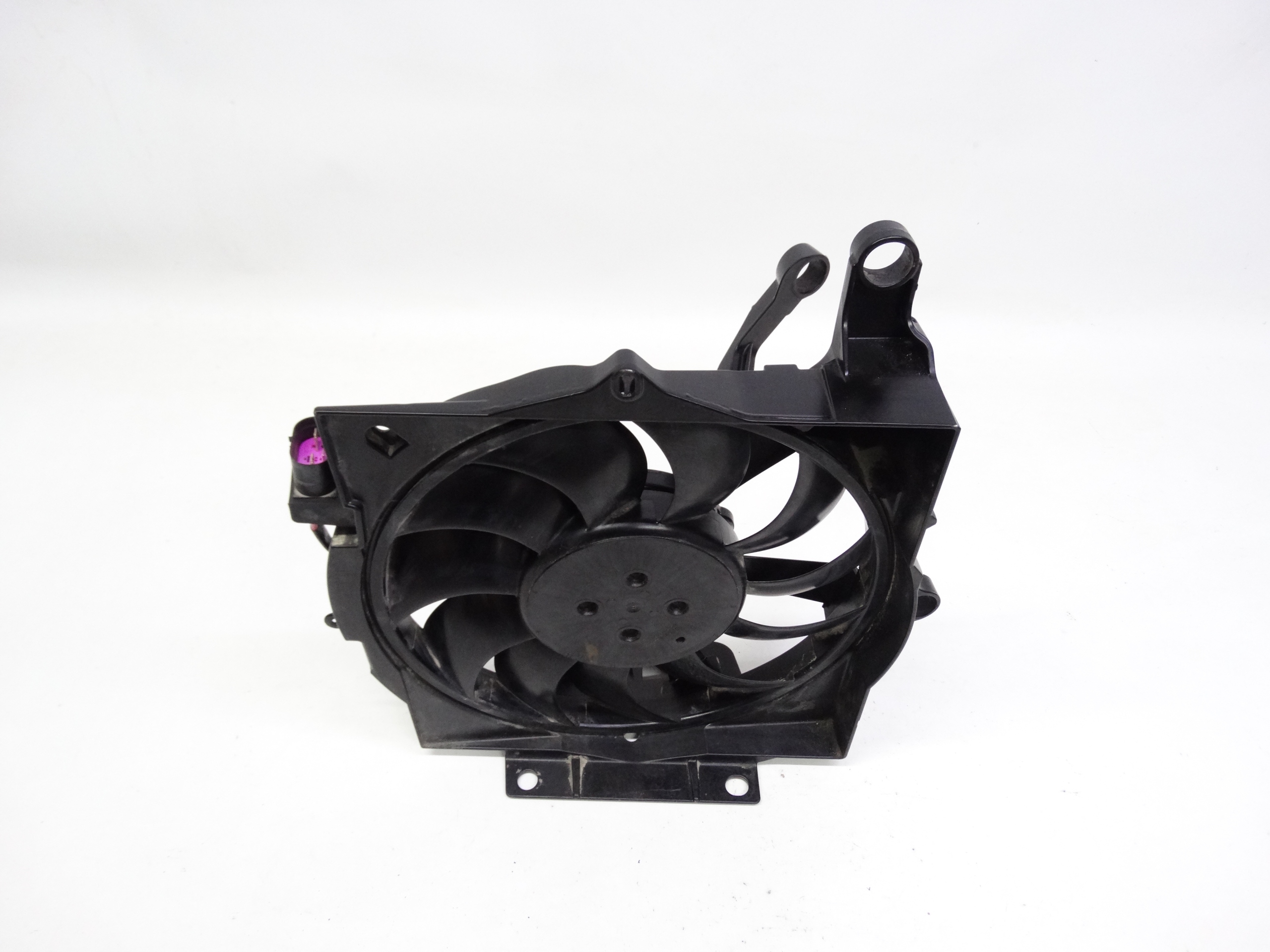 Second image of Porsche Taycan 9J1 20- wentylator chłodnicy prawy 9J1121250C oryginalny