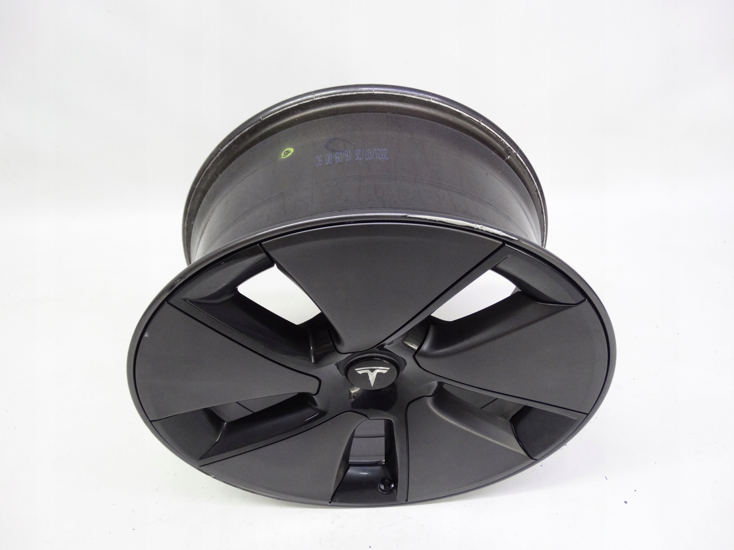Second image of Tesla Model 3 felga 18 cali 1044261-00-A oryginalna