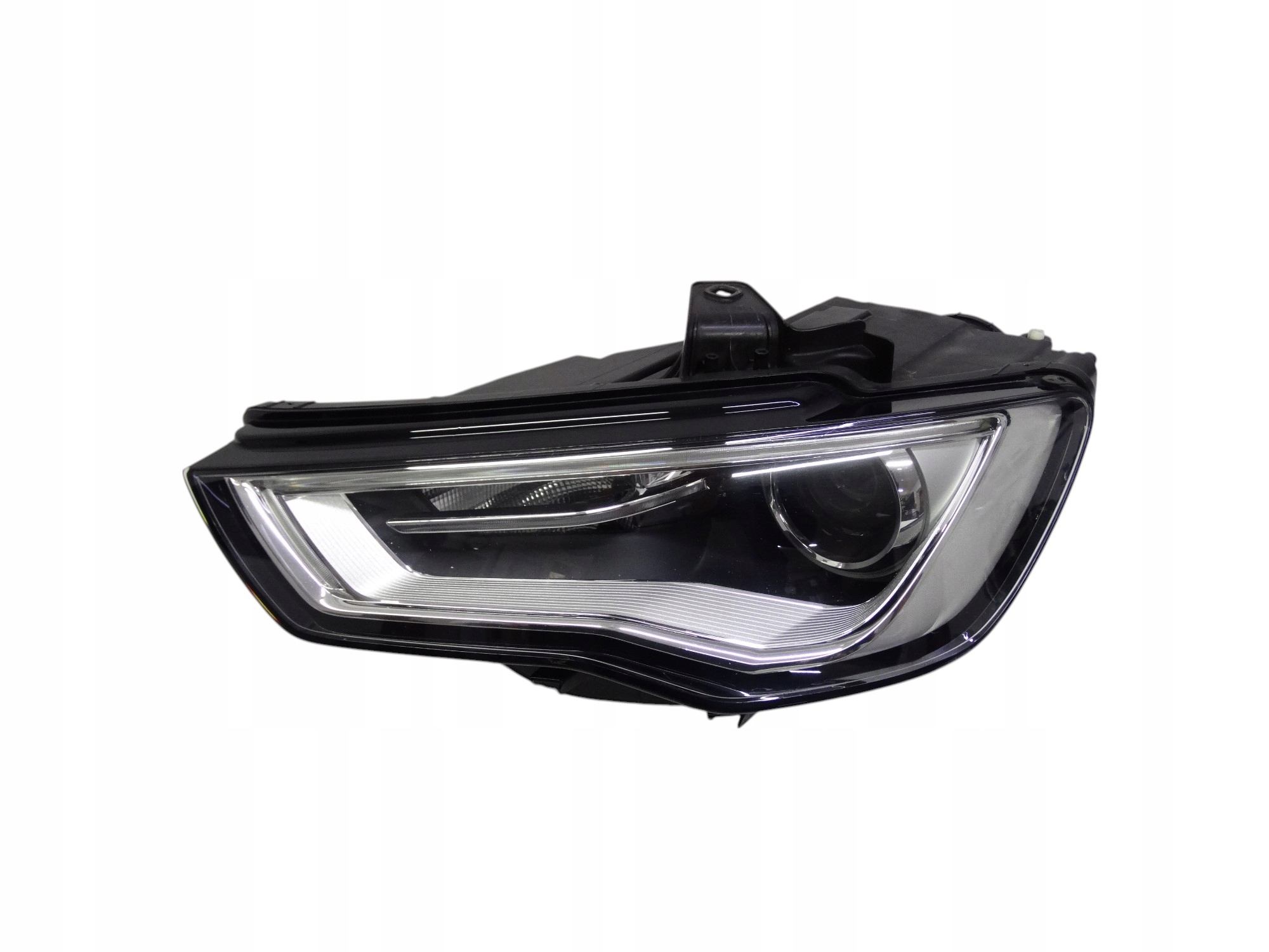 Audi A3 8V 12-16 lampa lewa Bi-Xenon nieskrętny +LED 8V0941005AE oryginalna