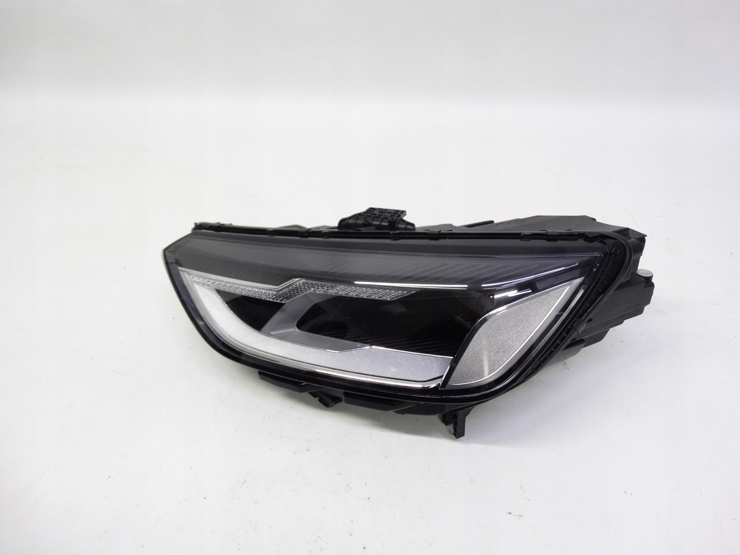 Second image of Audi A4 B9 Lift 8W 2019-2024 lampa lewa Full LED 8W0941011 oryginalna