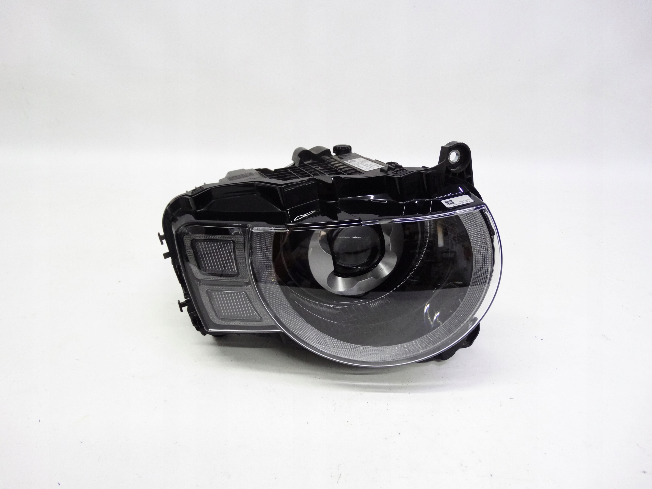 Second image of Land Rover Defender II L663 lampa prawa Full LED L8B2-13W029-HJ oryginalna