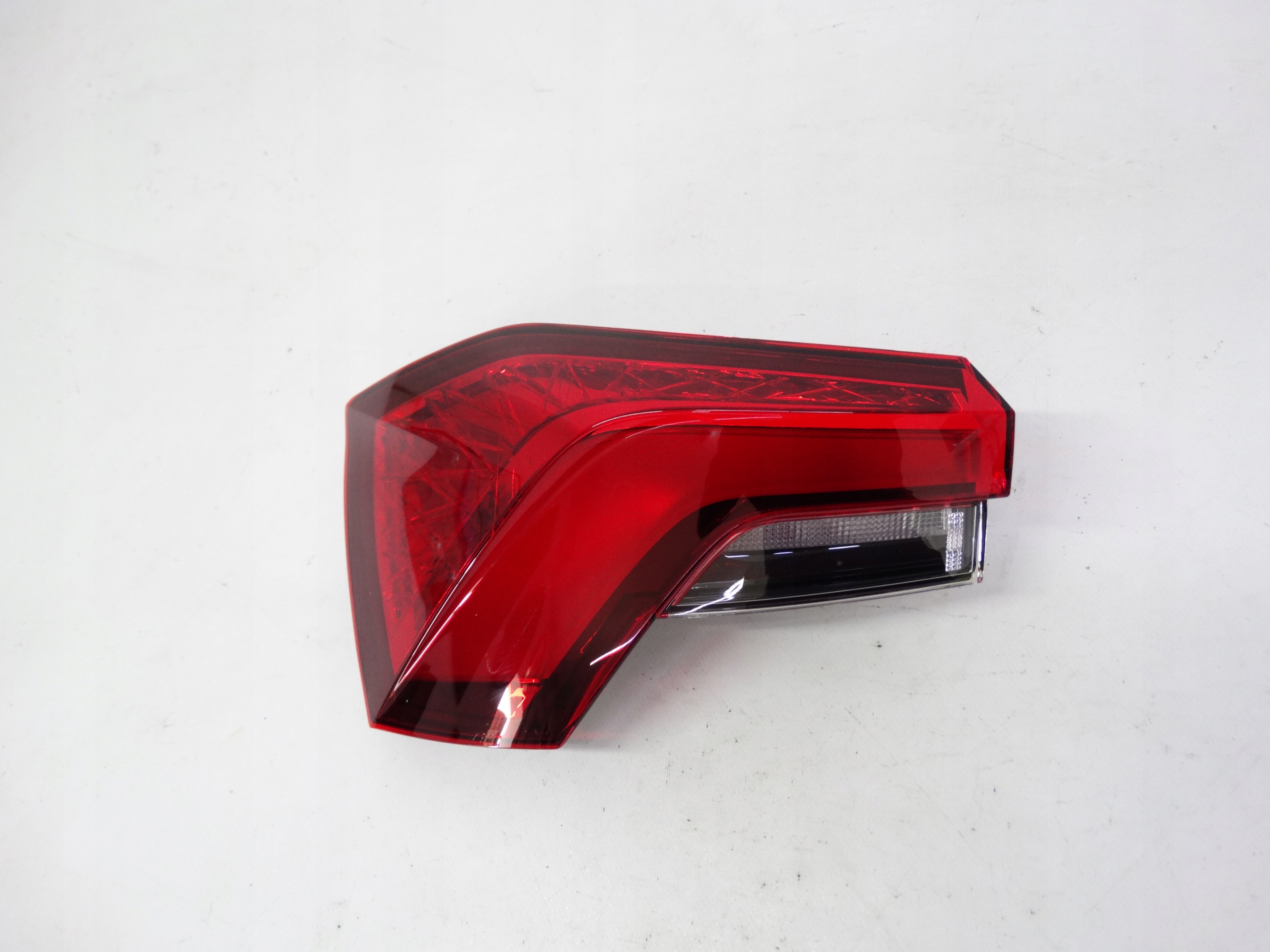 Second image of Skoda Kamiq 2019+ lampa tylna lewa LED 658945207B oryginalna