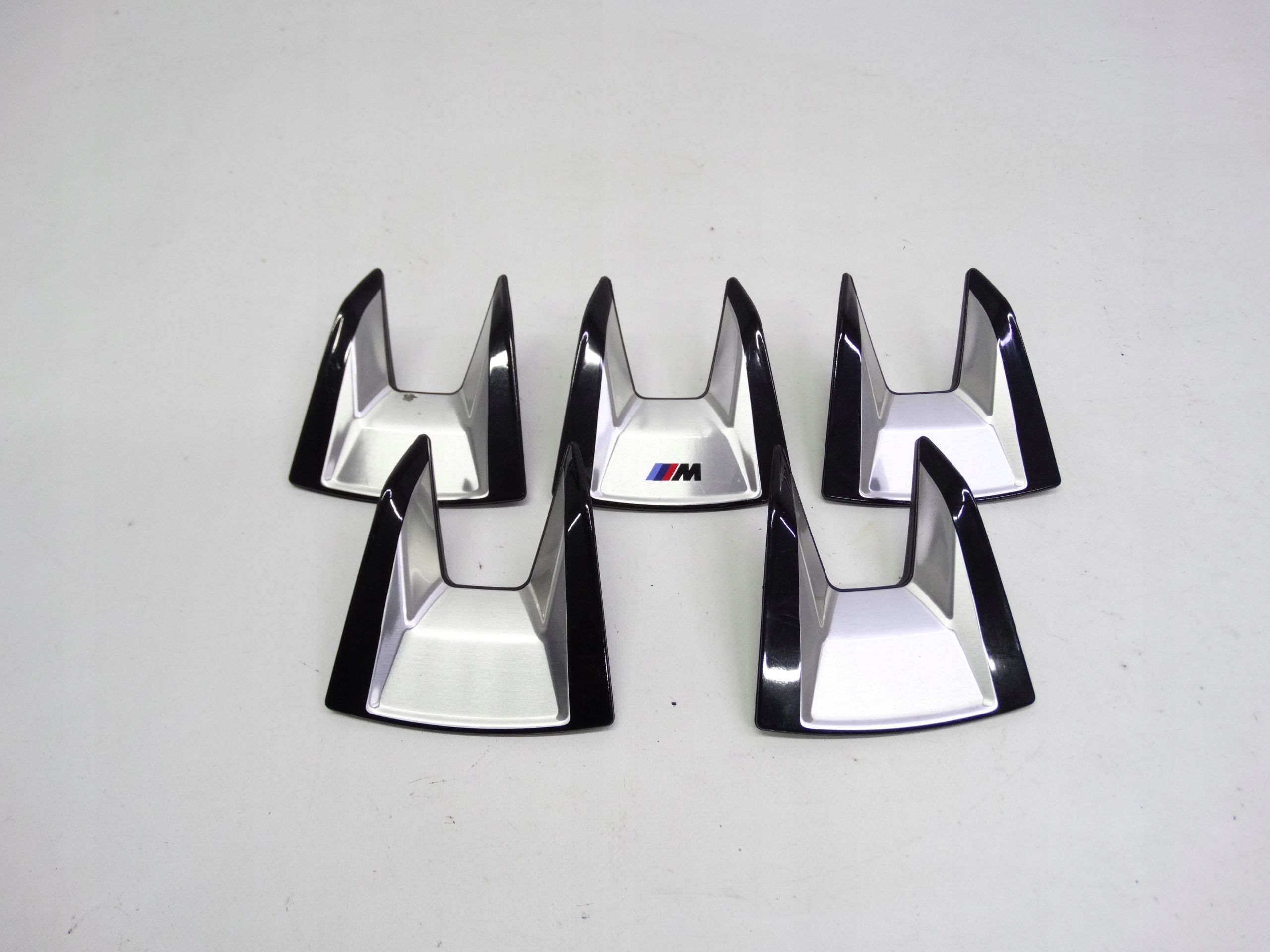 Second image of BMW iX3 G08 listwy nakładki kołpaczki felgi 5A2BF89 5A2BF90 oryginalne