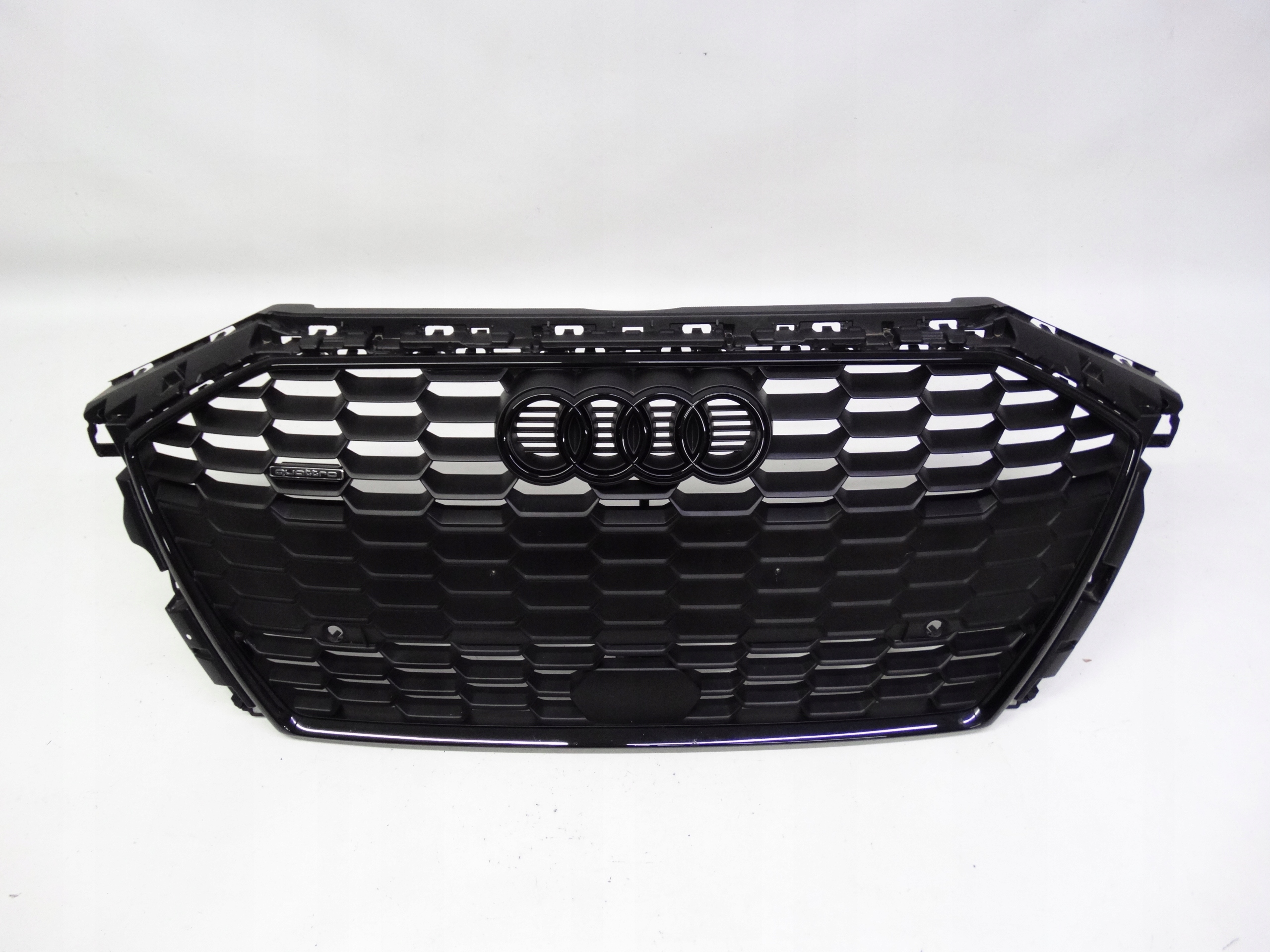 Second image of Audi A3 8Y S-Line 2020-2024 grill atrapa 8Y0853651B oryginalna