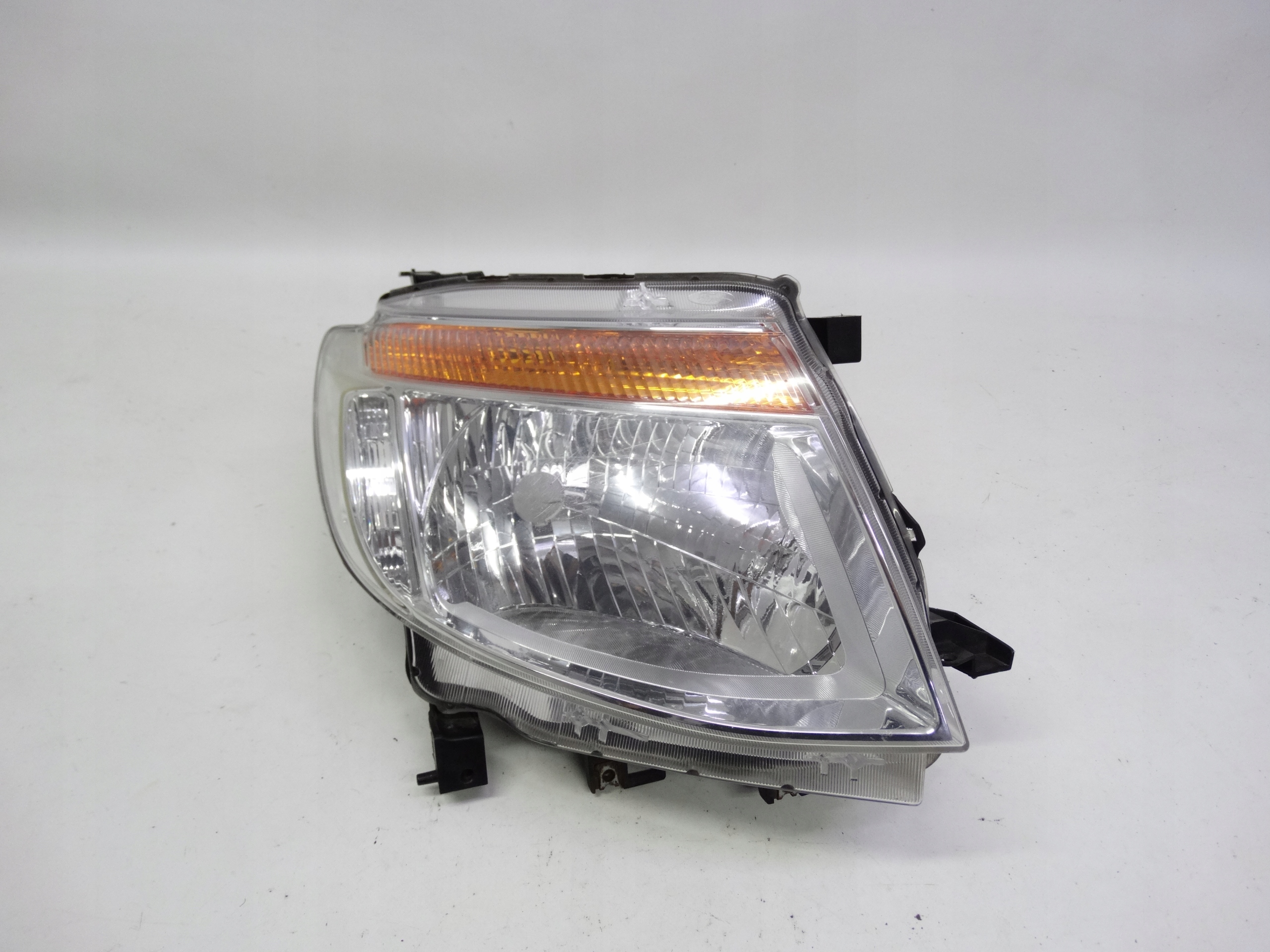 Second image of Ford Ranger V 2012-2016 lampa prawa zwykła oryginalna