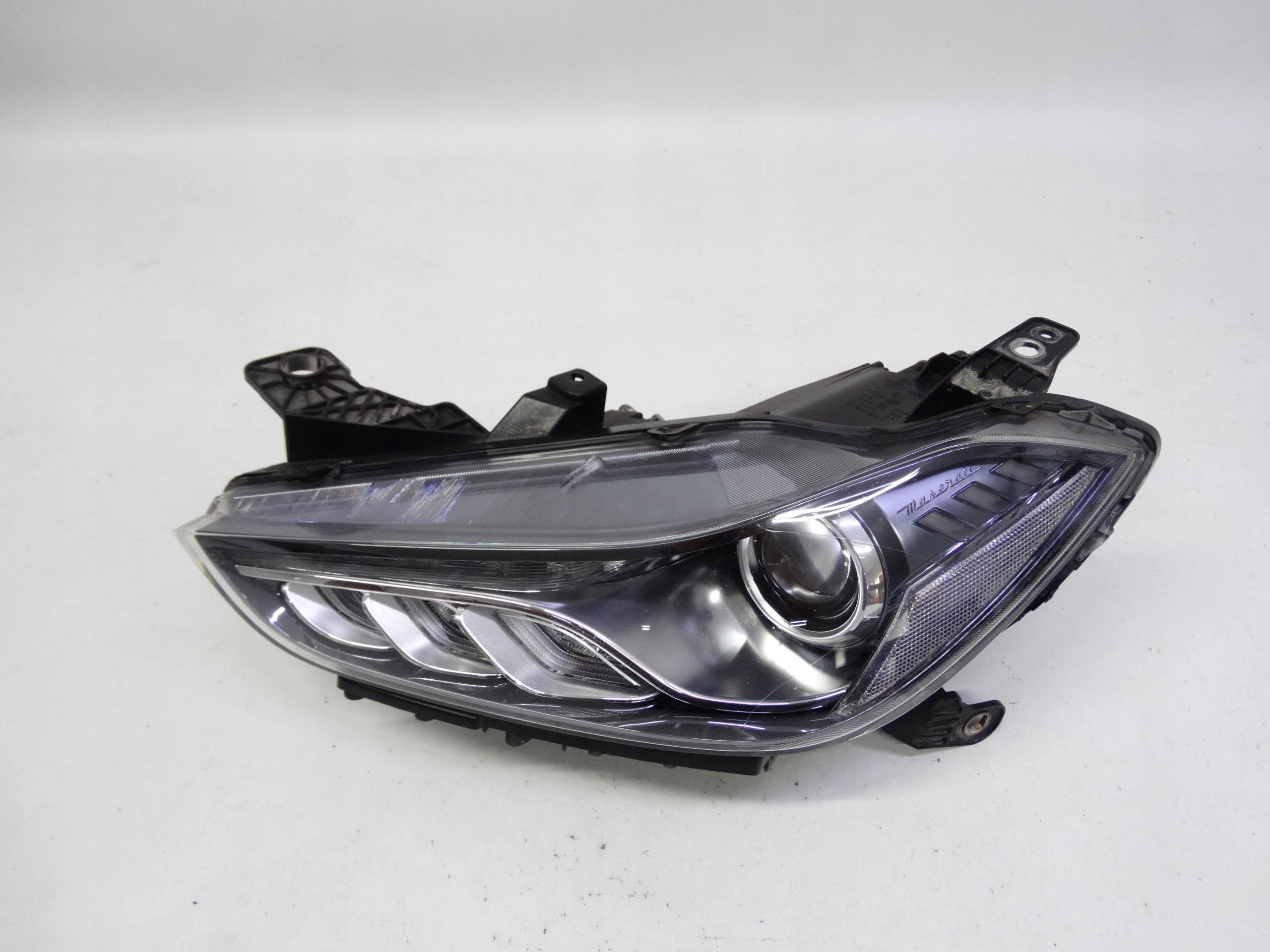 Second image of Maserati Ghibli III 13-17 lampa lewa Xenon skrętny LED oryginalna 670004660