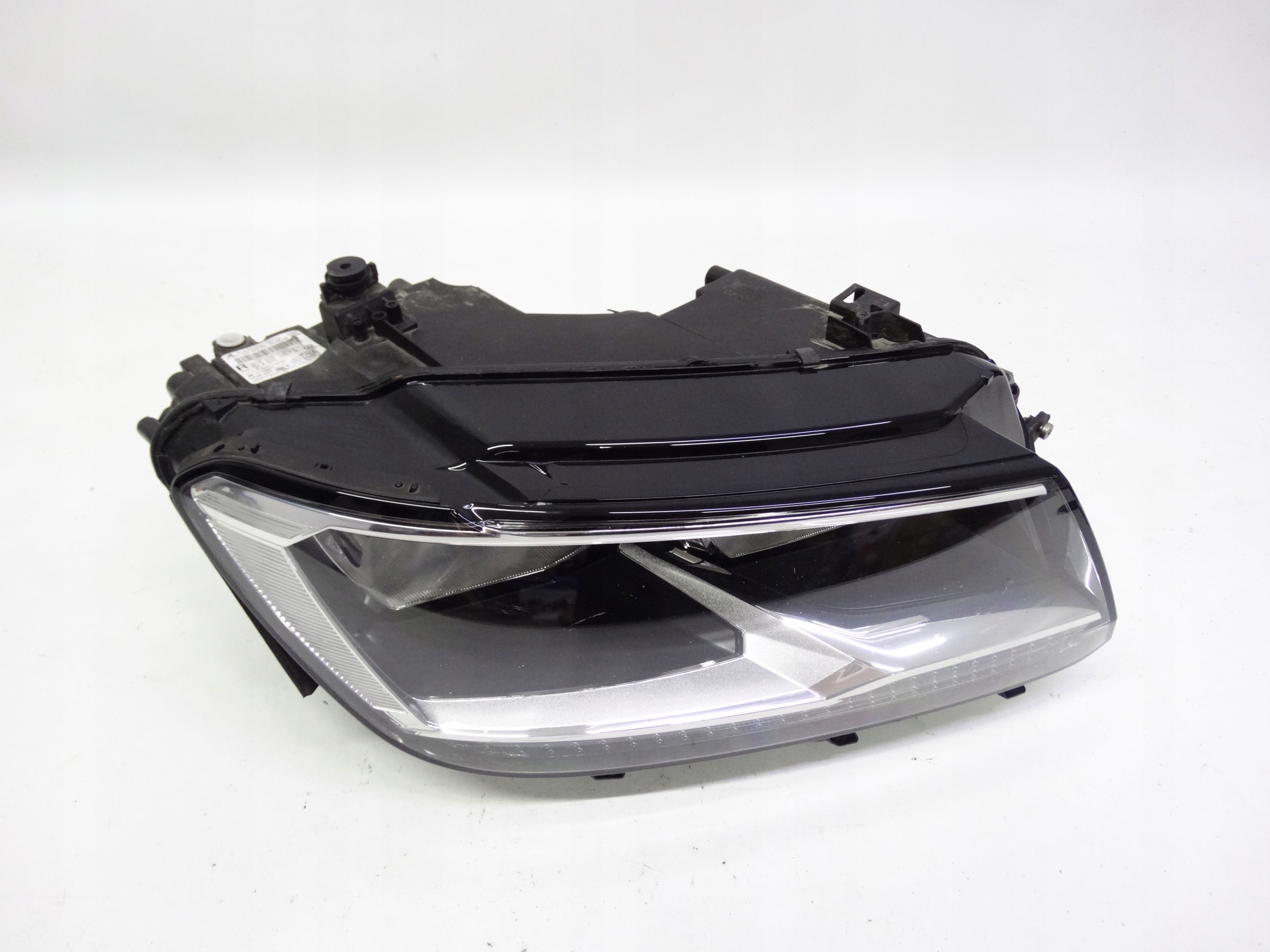 Second image of VW Tiguan II 2016-2020 lampa prawa zwykła 5NB941006B oryginalna