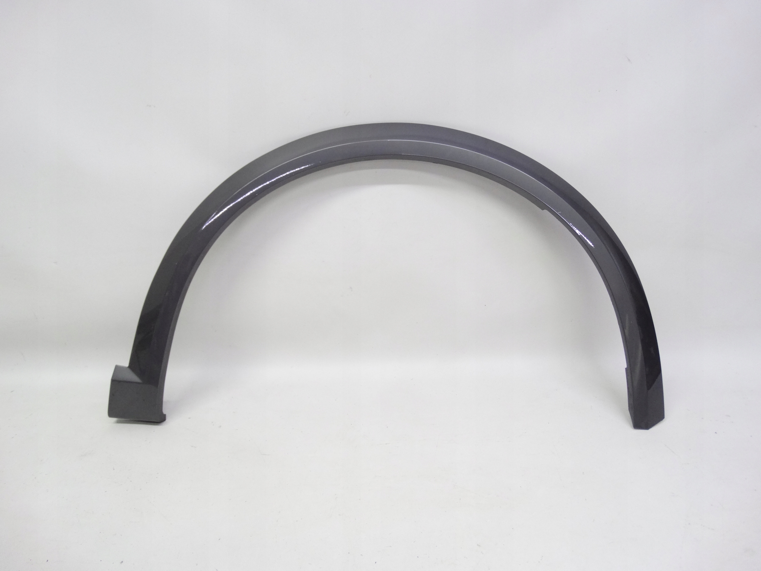 Second image of Cupra Formentor 20-24 listwa błotnika prawa przednia 5FF853718G oryginalna