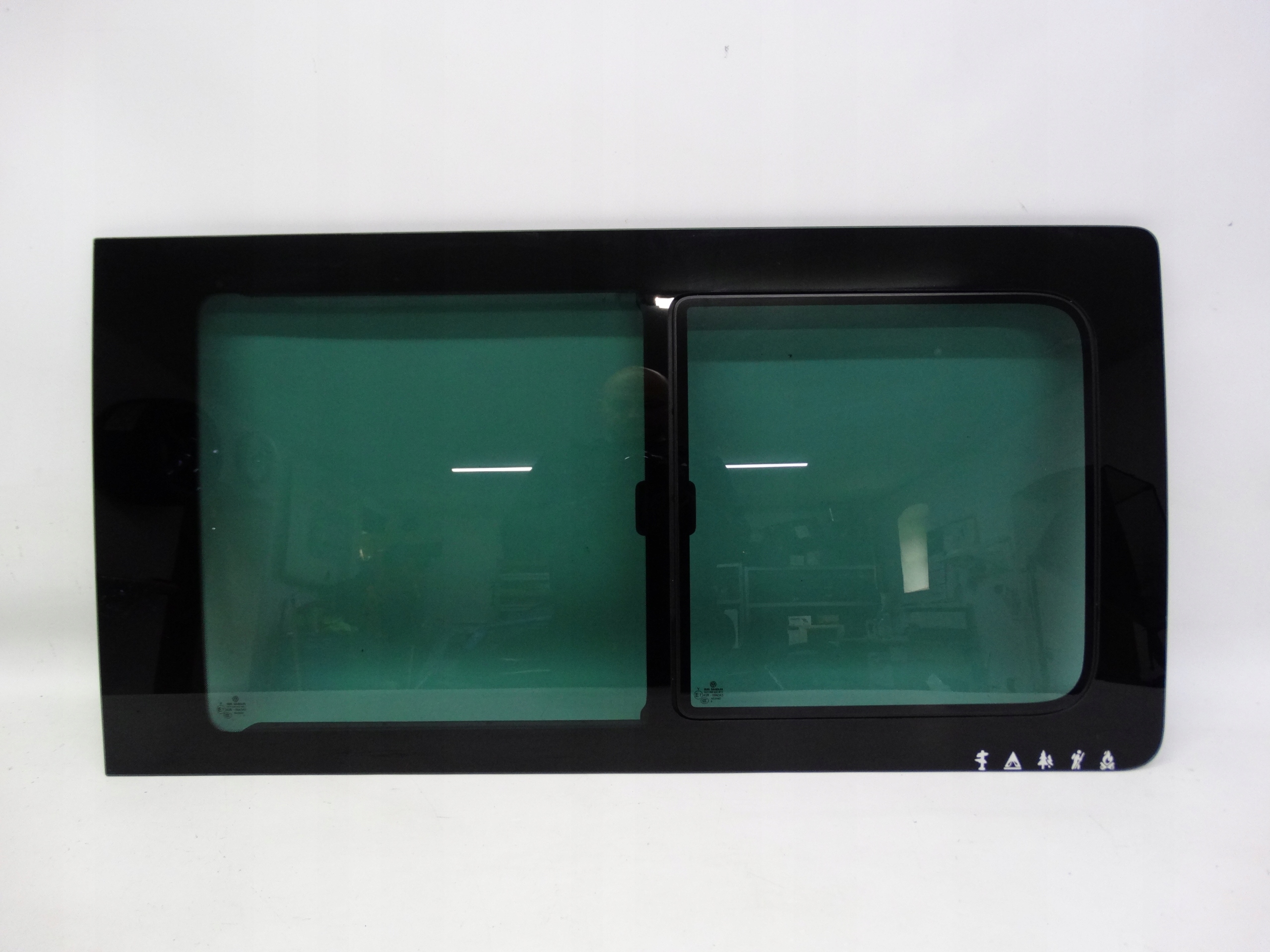 Second image of VW T5 Multivan szyba boczna drzwi przesuwnych prawa 7E0847758S oryginalna