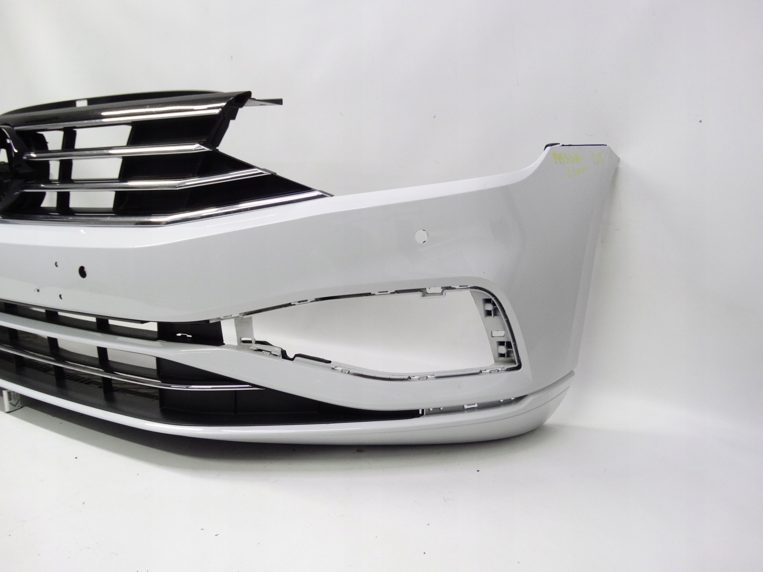 Second image of VW Passat B8 lift 2019-2023 zderzak przedni 3G0807221E oryginalny