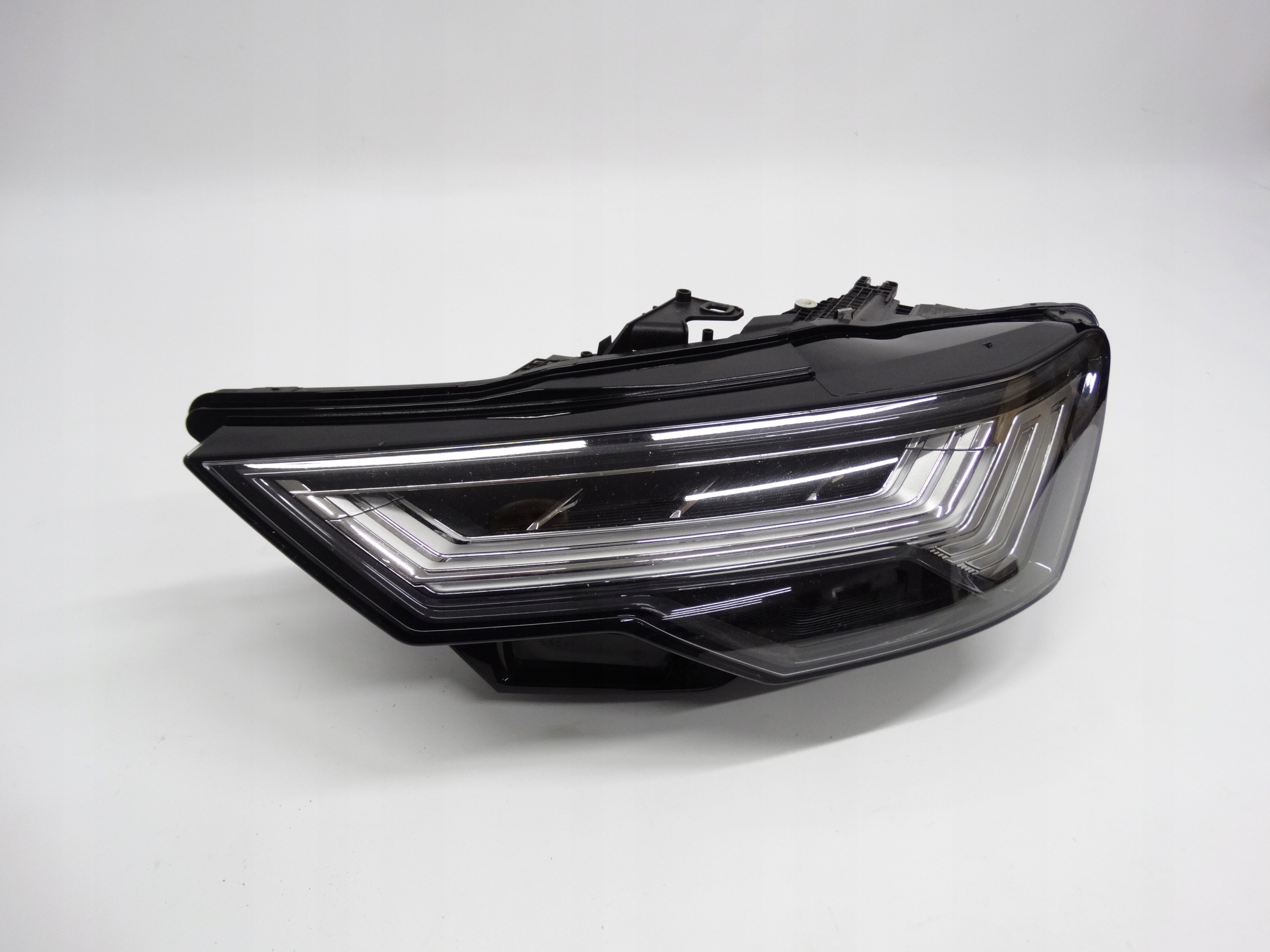 Second image of Audi A6 C8 4K 2018-2024 lampa lewa Martix LED 4K0941035 oryginalna