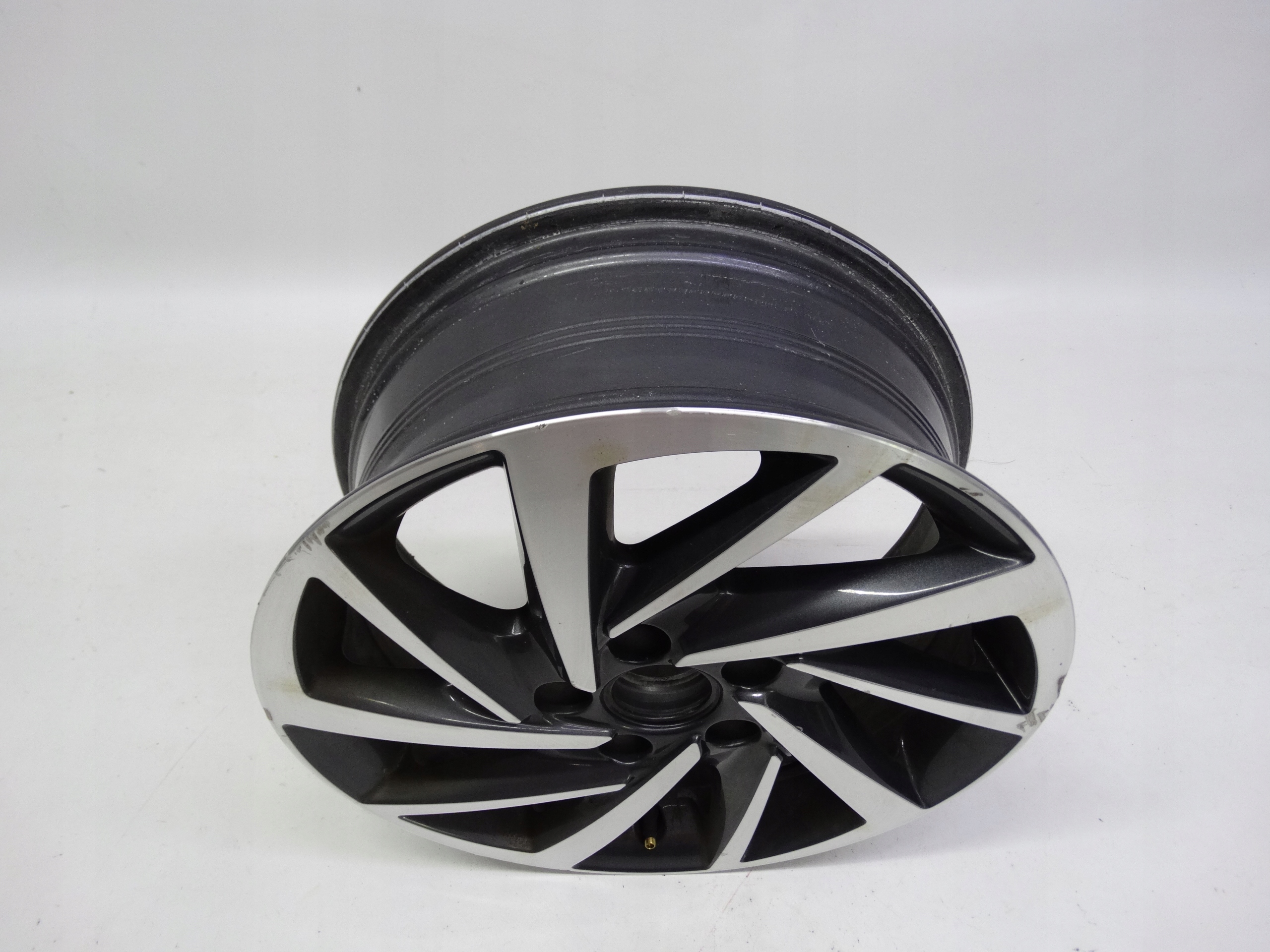 Second image of VW Golf VII 5G0 felga 16 cali 5G0601025DM 5G0601025DS oryginalna