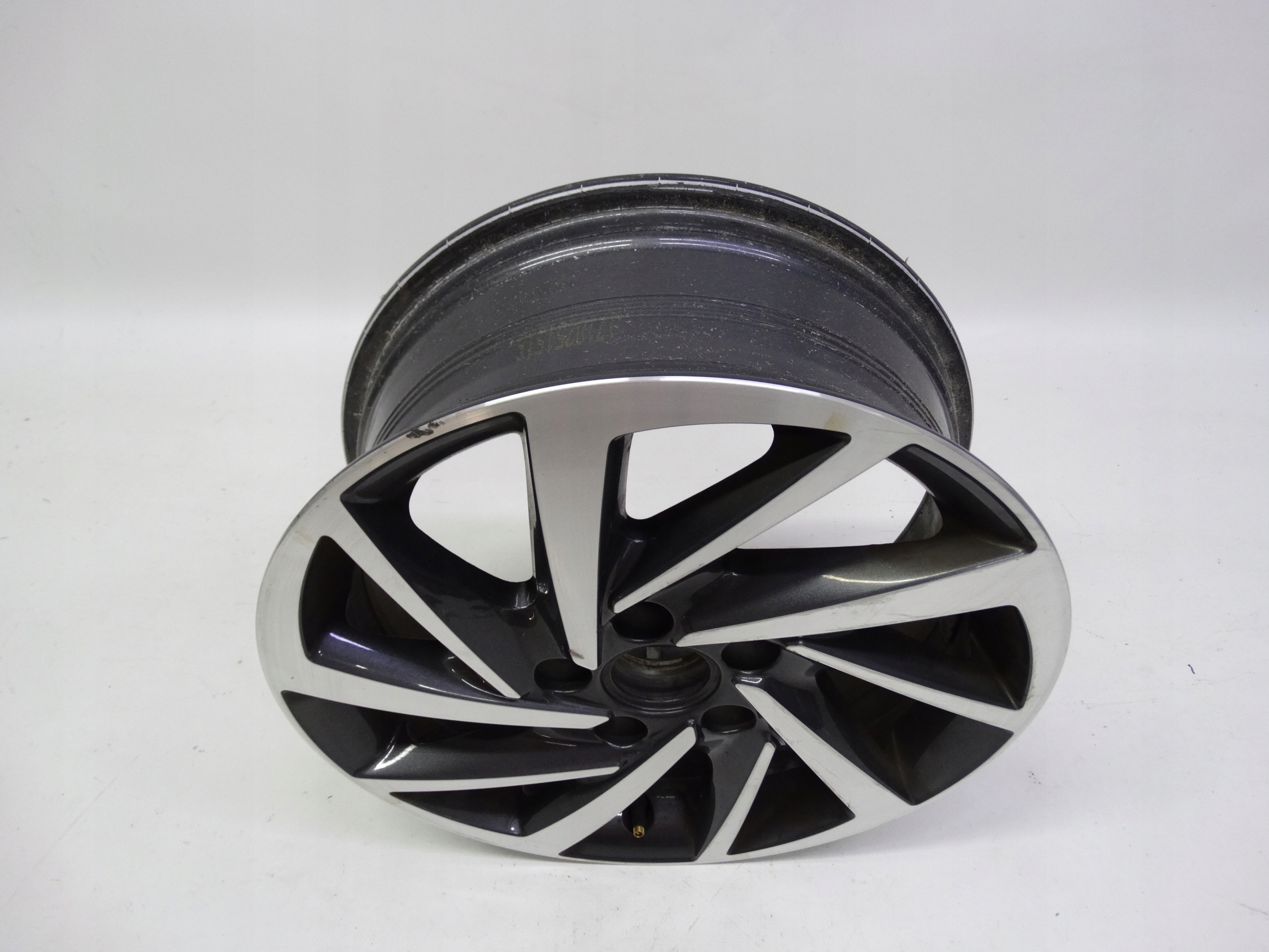 Second image of VW Golf VII 5G0 felga 16 cali 5G0601025DM 5G0601025DS oryginalna