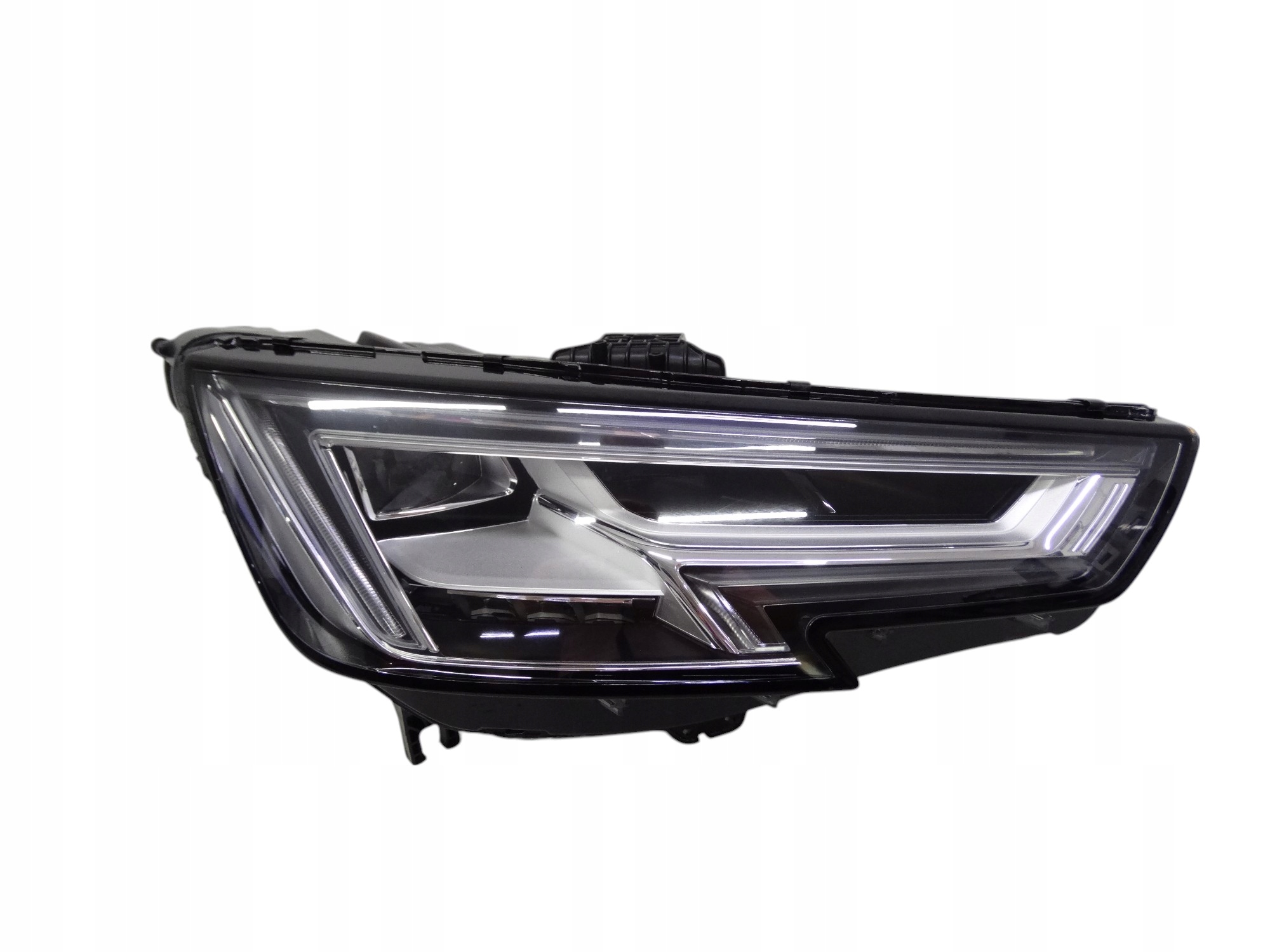 Audi A4 B9 8W 2015-2019 lampa prawa Full LED 8W0941034 oryginalna