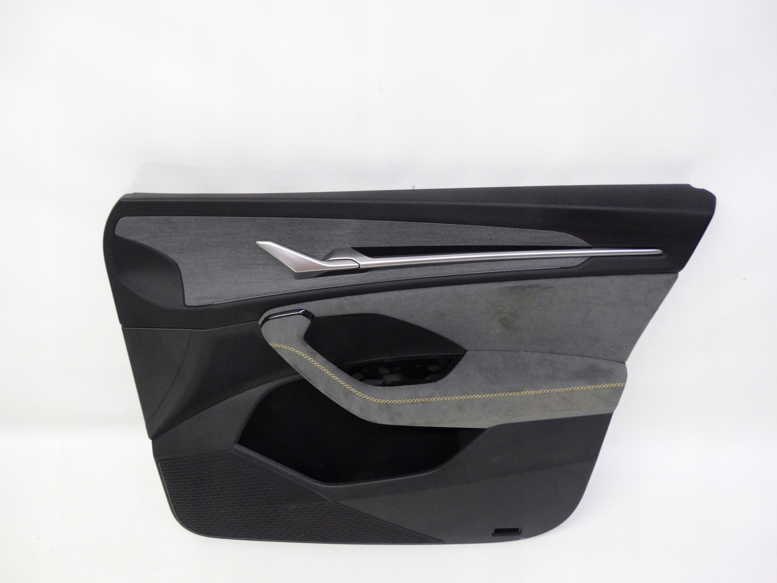 Second image of Skoda Kodiaq II Lounge 24+ boczek drzwi tapicerka prawa przednia 57H867014D