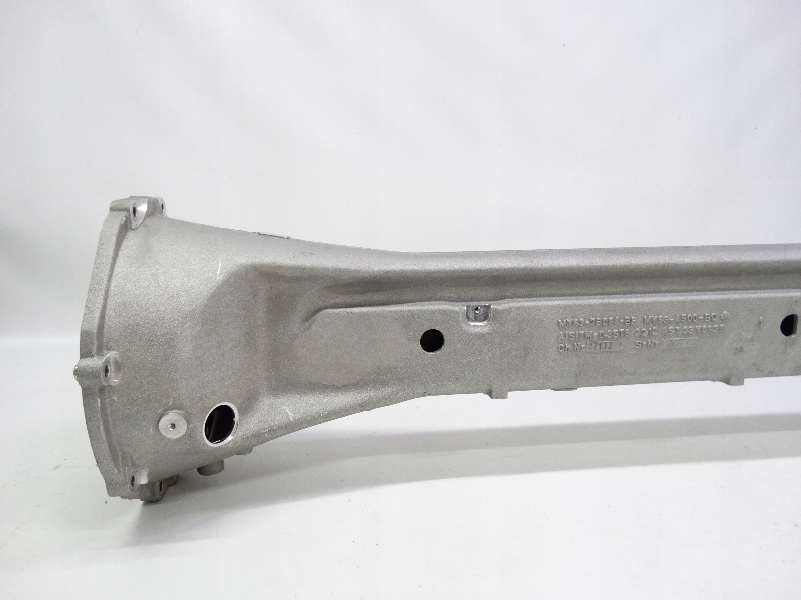 Second image of Aston Martin Vantage II 2018+ wał napędowy + obudowa MY63-7B084-BB