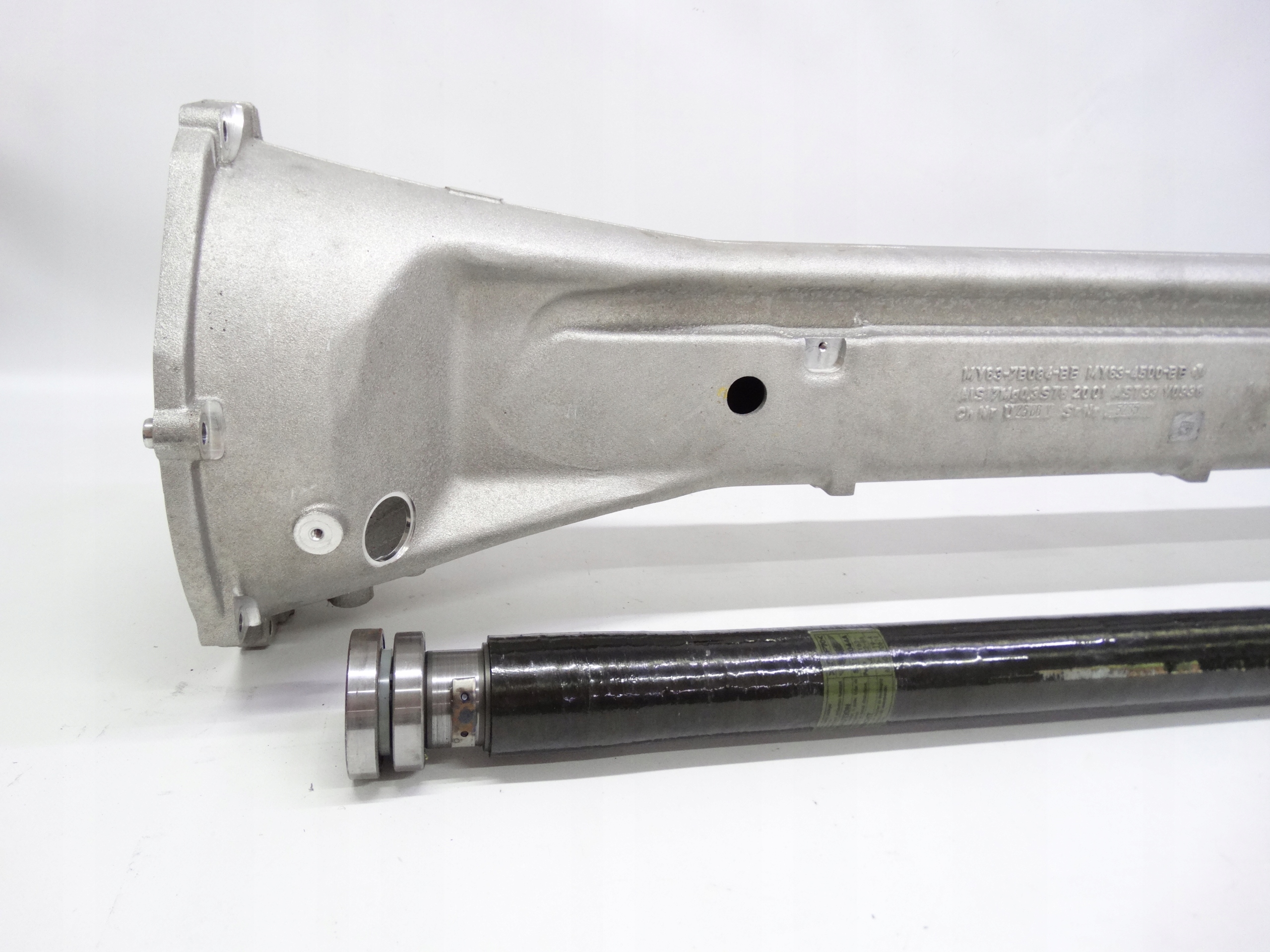 Second image of Aston Martin Vantage II 2018+ wał napędowy + obudowa MY63-7B084-BB