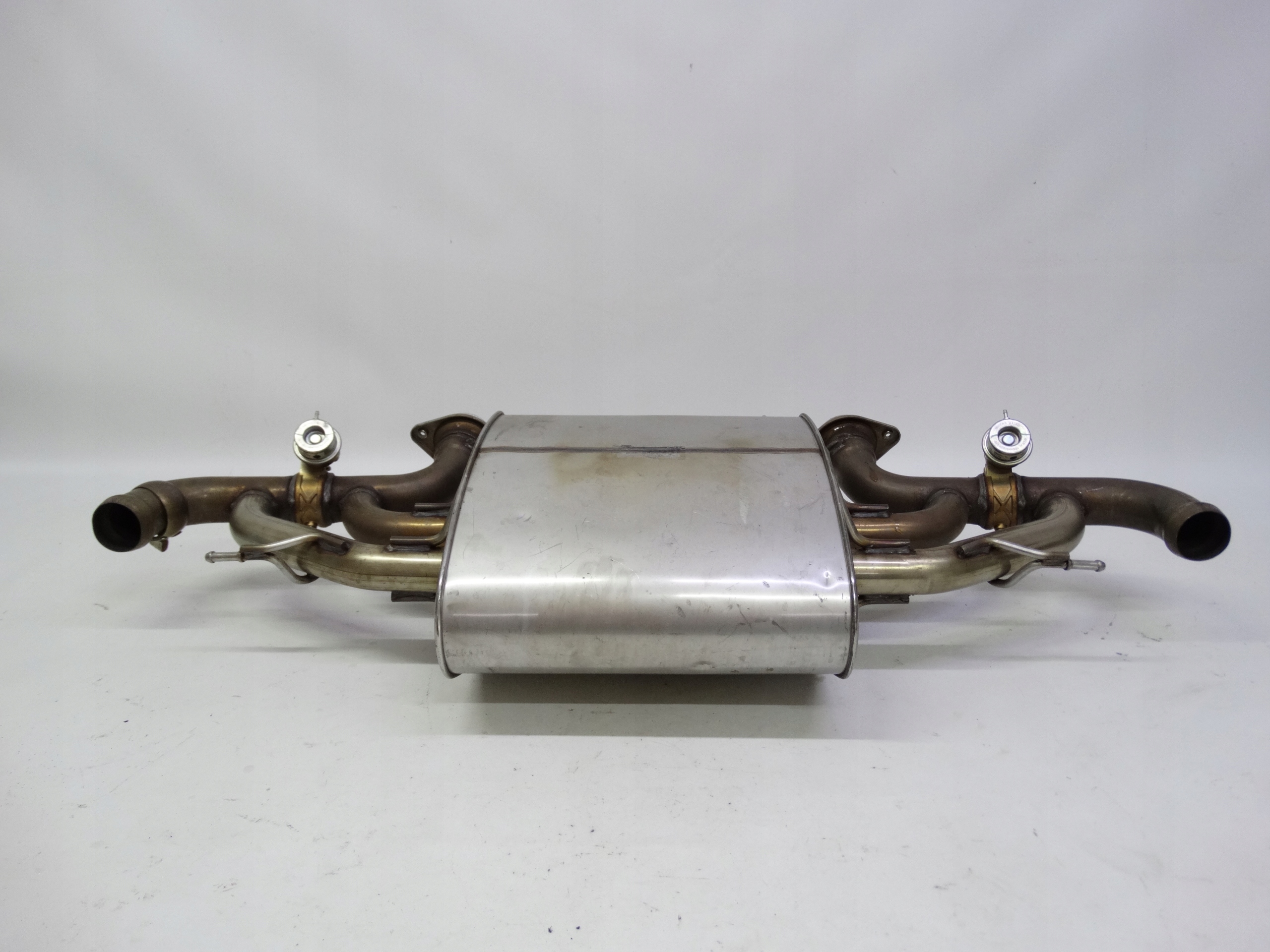 Second image of Aston Martin Vantage V12 09-17 tłumik końcowy wydech aktywny ED23-5230-BA