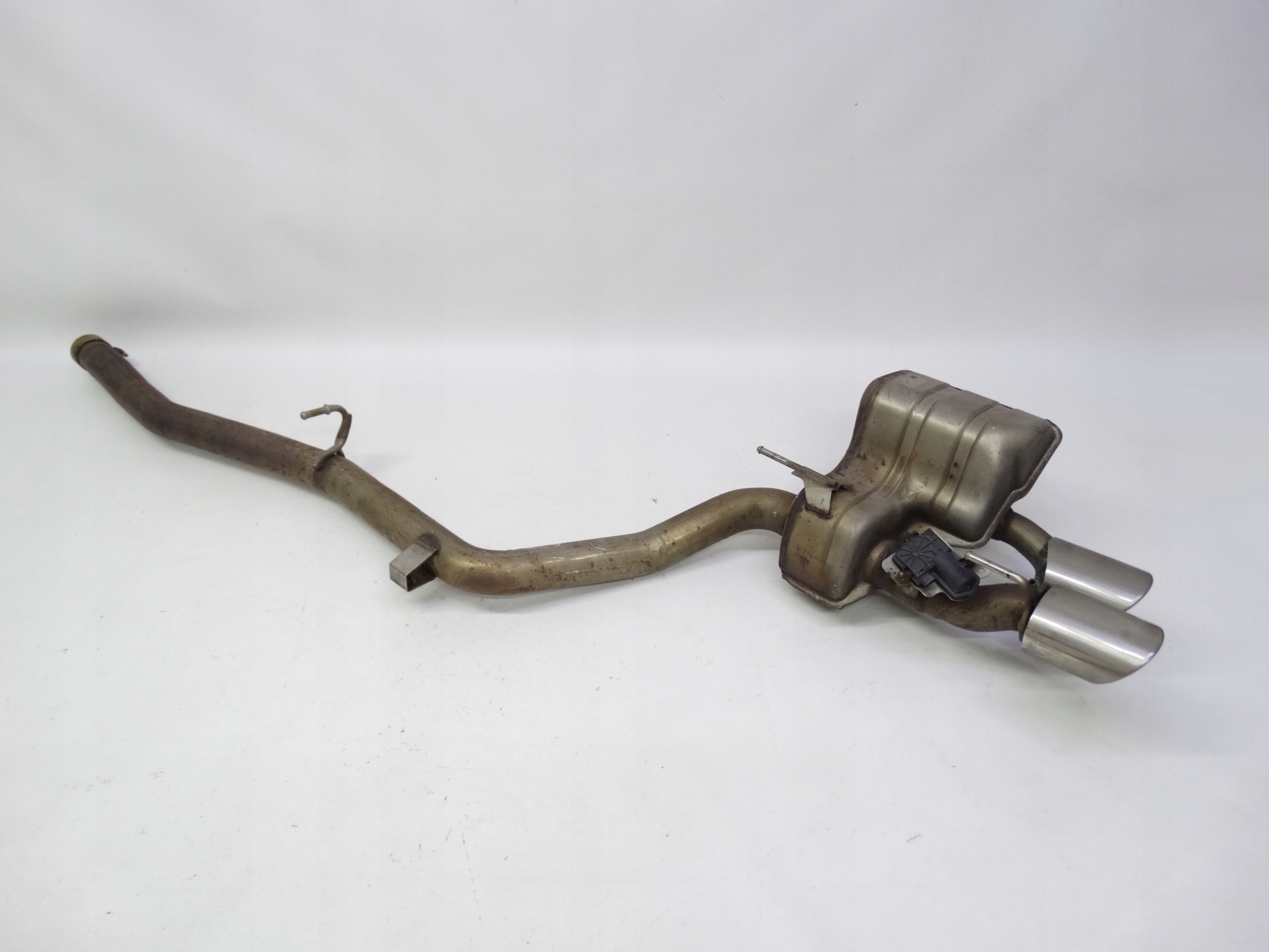 Second image of Maserati Ghibli M157 13-24 tłumik końcowy wydech aktywny prawy 670212648