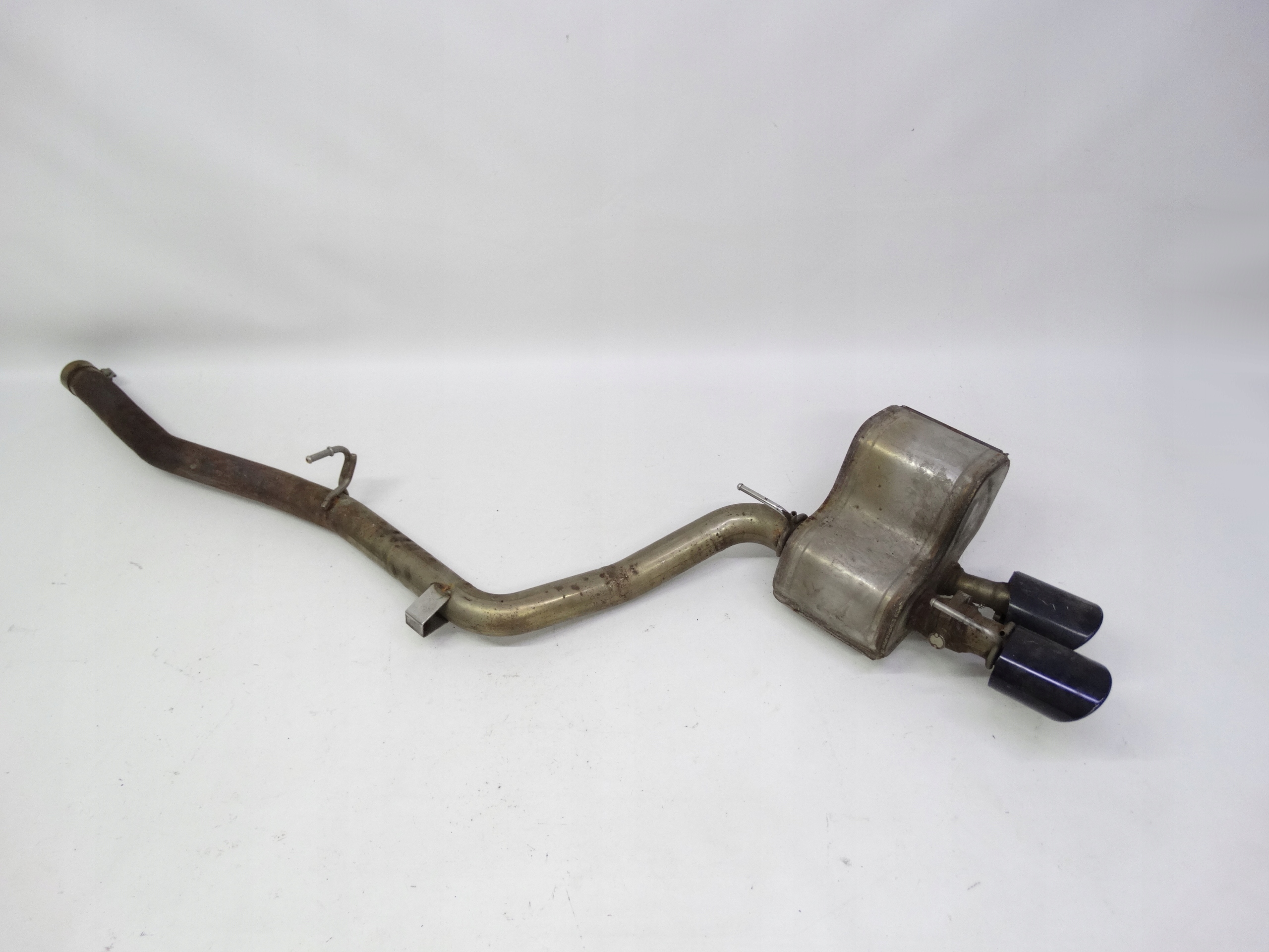 Second image of Maserati Levante Trofeo M161 16-24 tłumik końcowy aktywny prawy 670160256