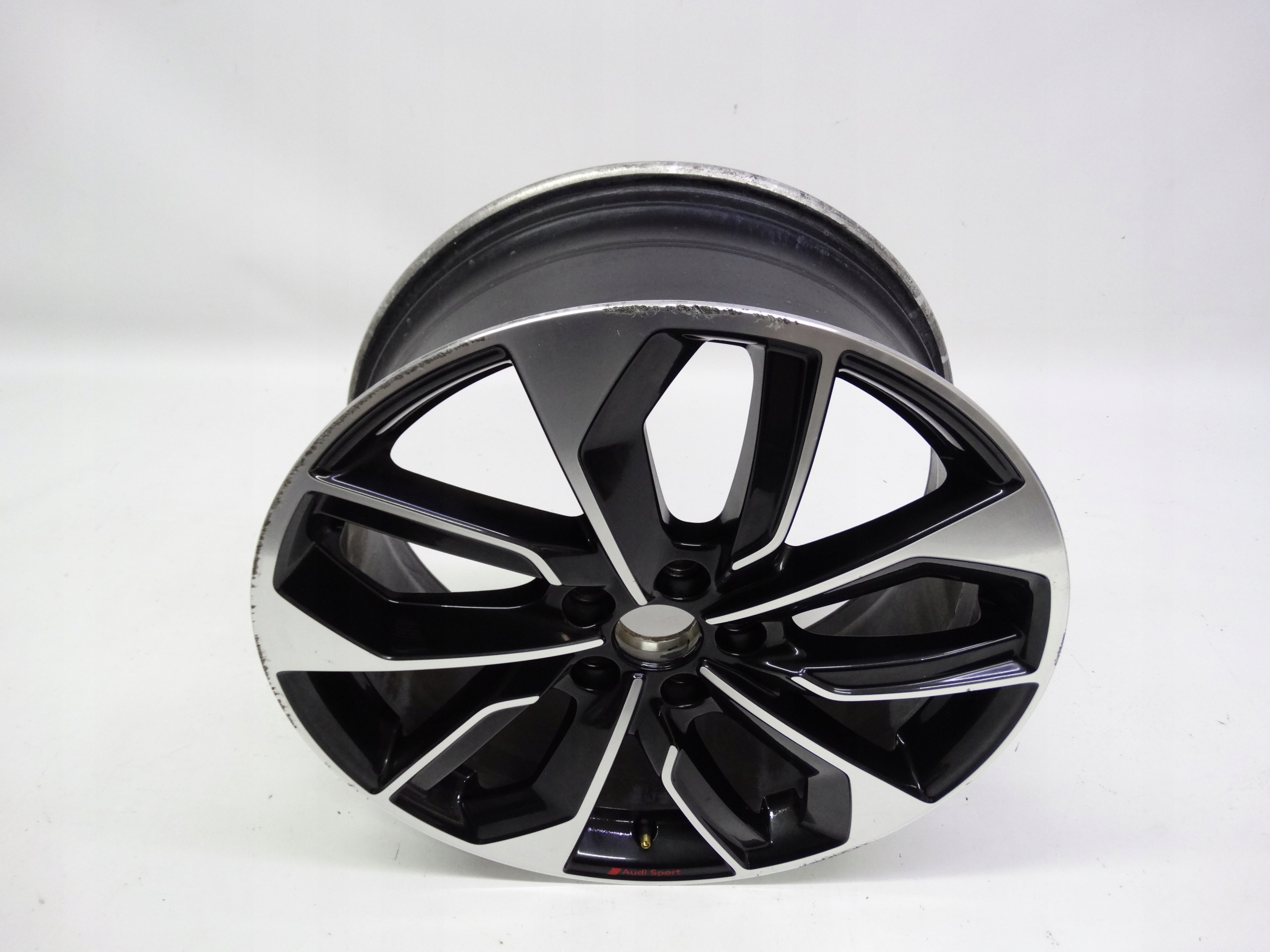 Second image of Audi A3 8Y felga 19 cali 8Y0601025S oryginalna