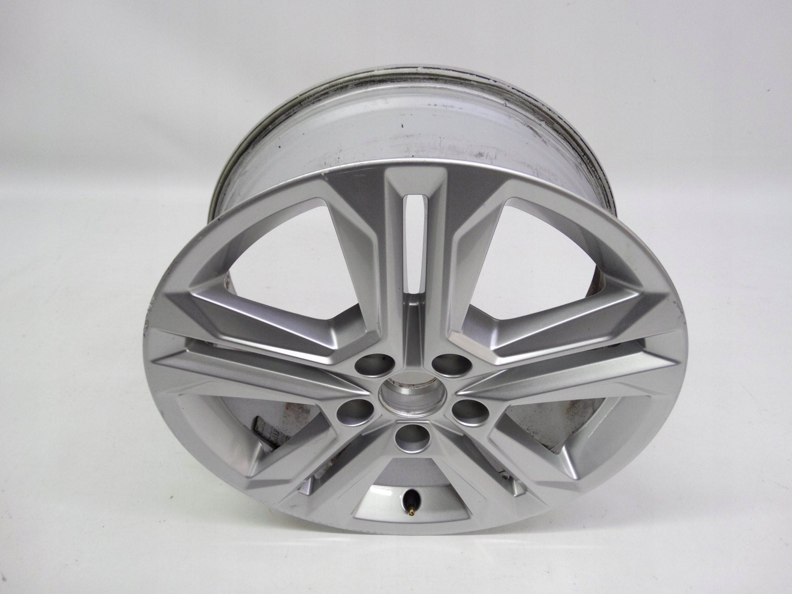 Second image of Audi Q2 81A felga 17 cali 81A601025AJ oryginalna