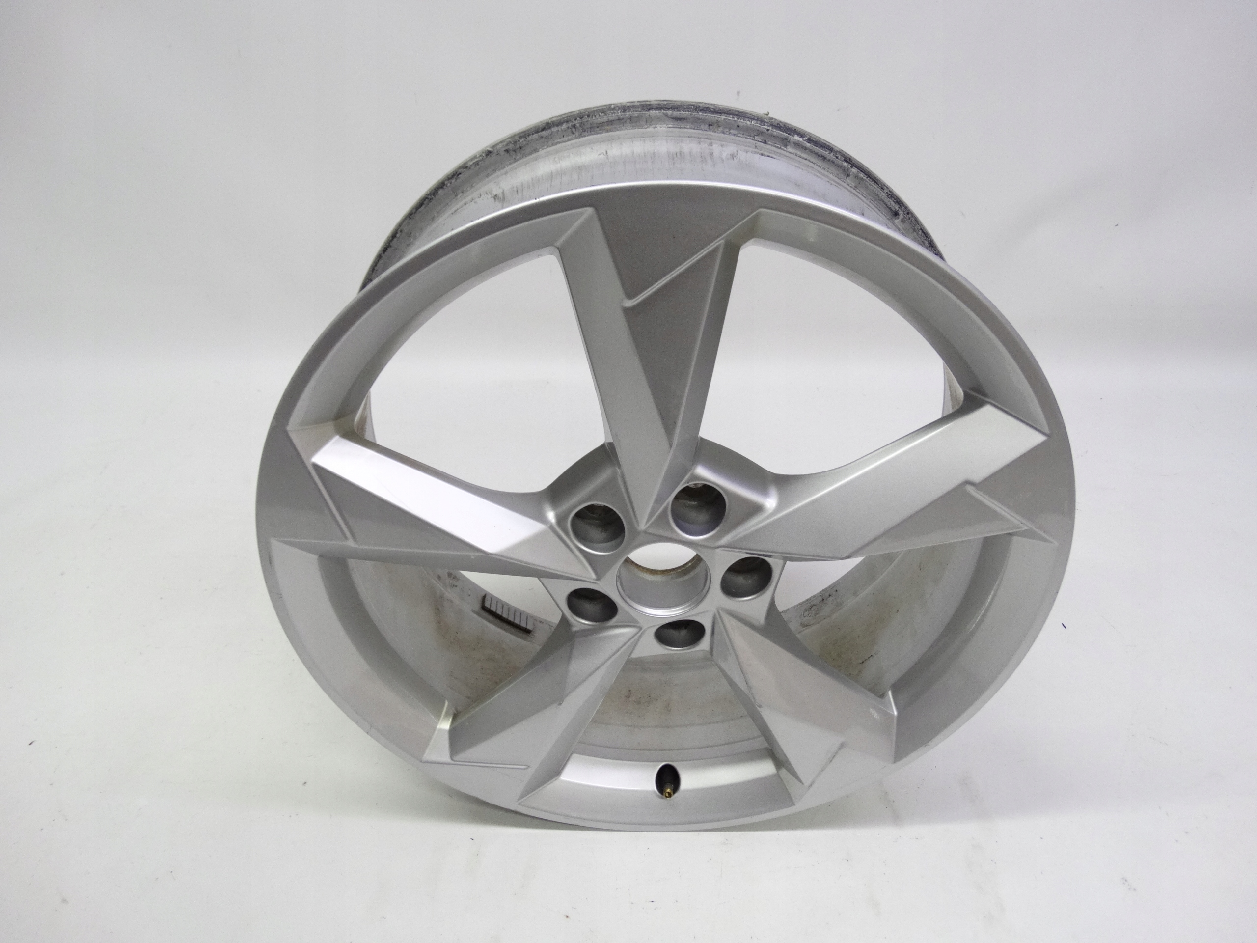 Second image of Audi Q3 II 83A felga 19 cali 83A601025N oryginalna