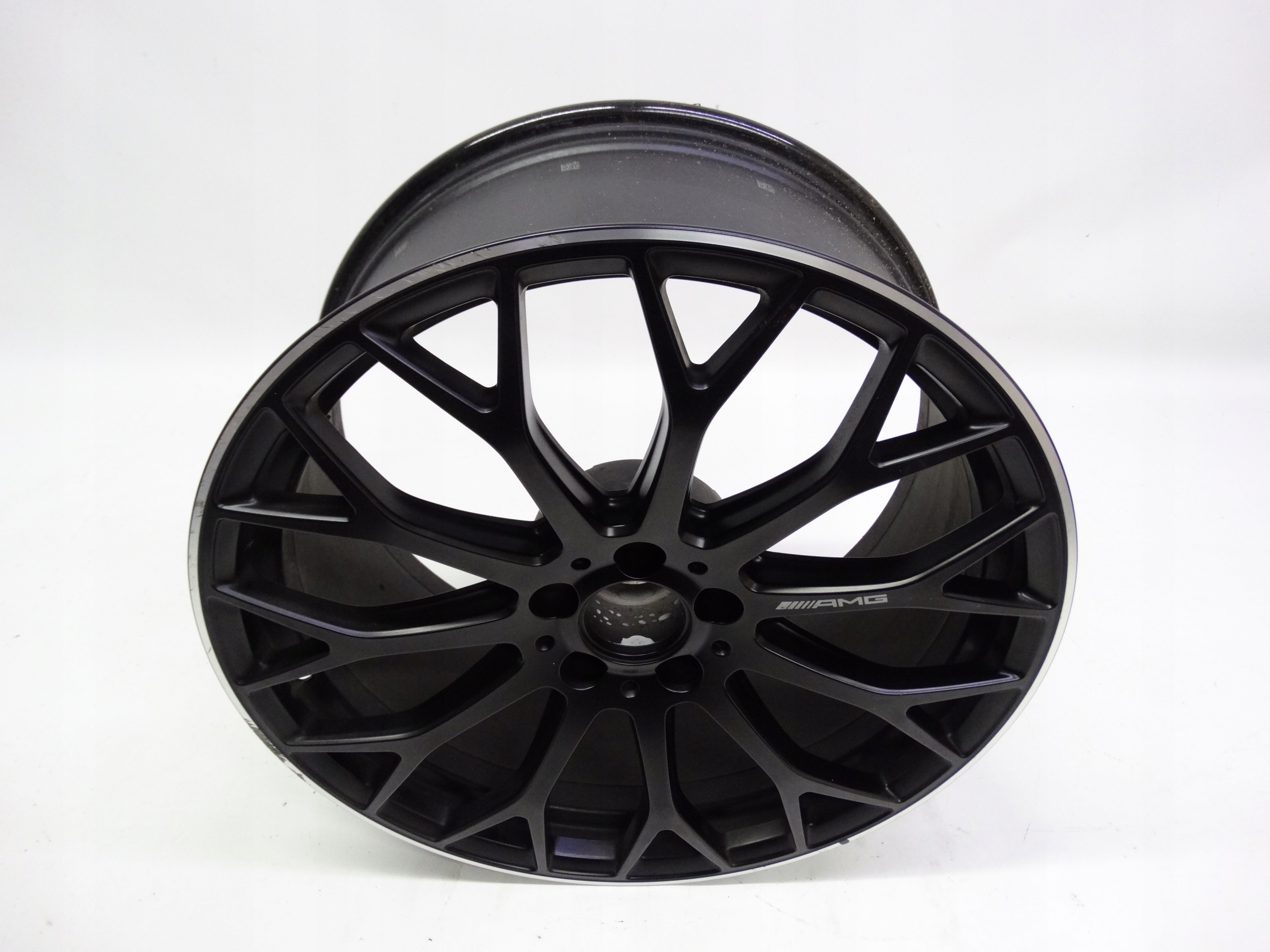 Second image of Mercedes C63 AMG SE Performance W206 felga przednia 20 cali A2064013100