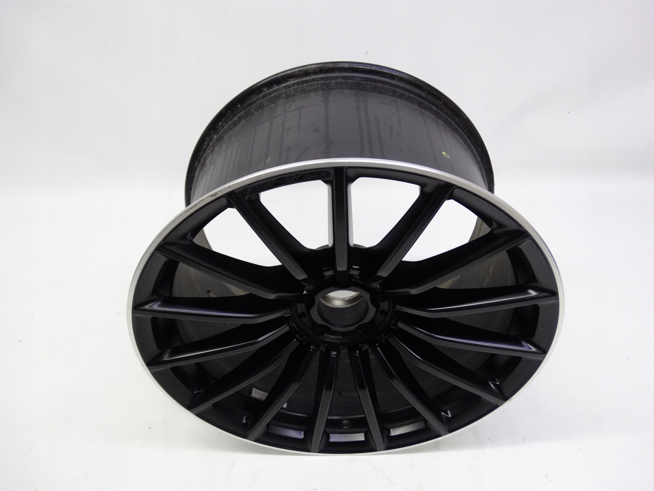 Second image of Mercedes AMG GT X290 felga tylna 20 cali A2904010700 oryginalna