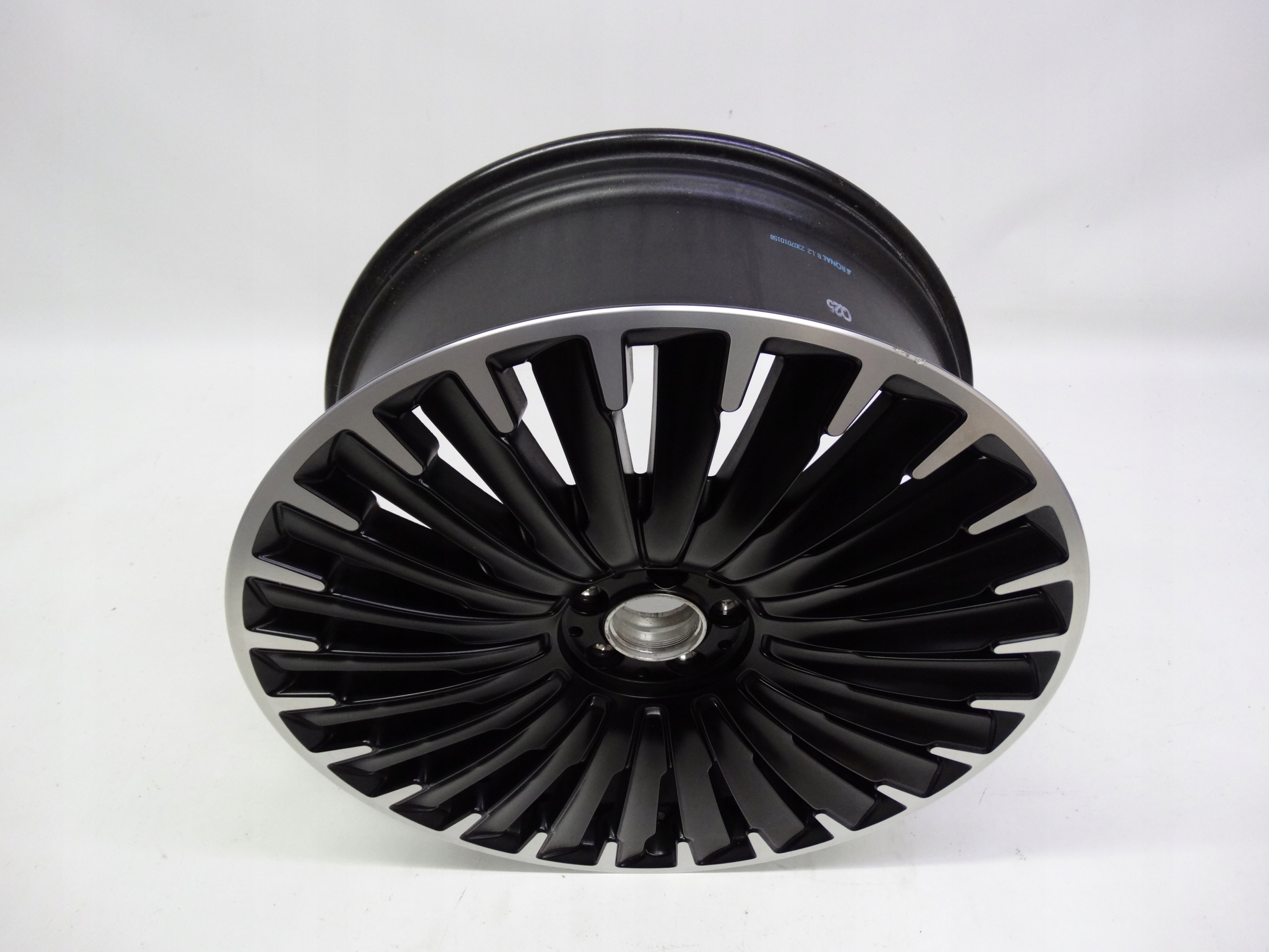 Second image of Mercedes EQE AMG X294 W294 felga 22 cale A2944011600 oryginalna