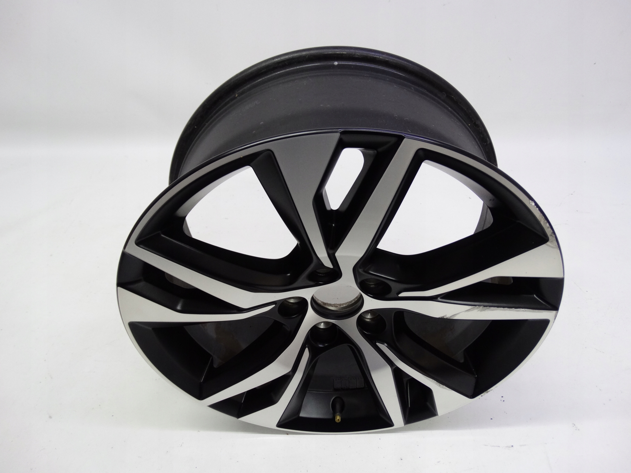 Second image of Volvo S60 III V60 II felga 18 cali 31471482 oryginalna