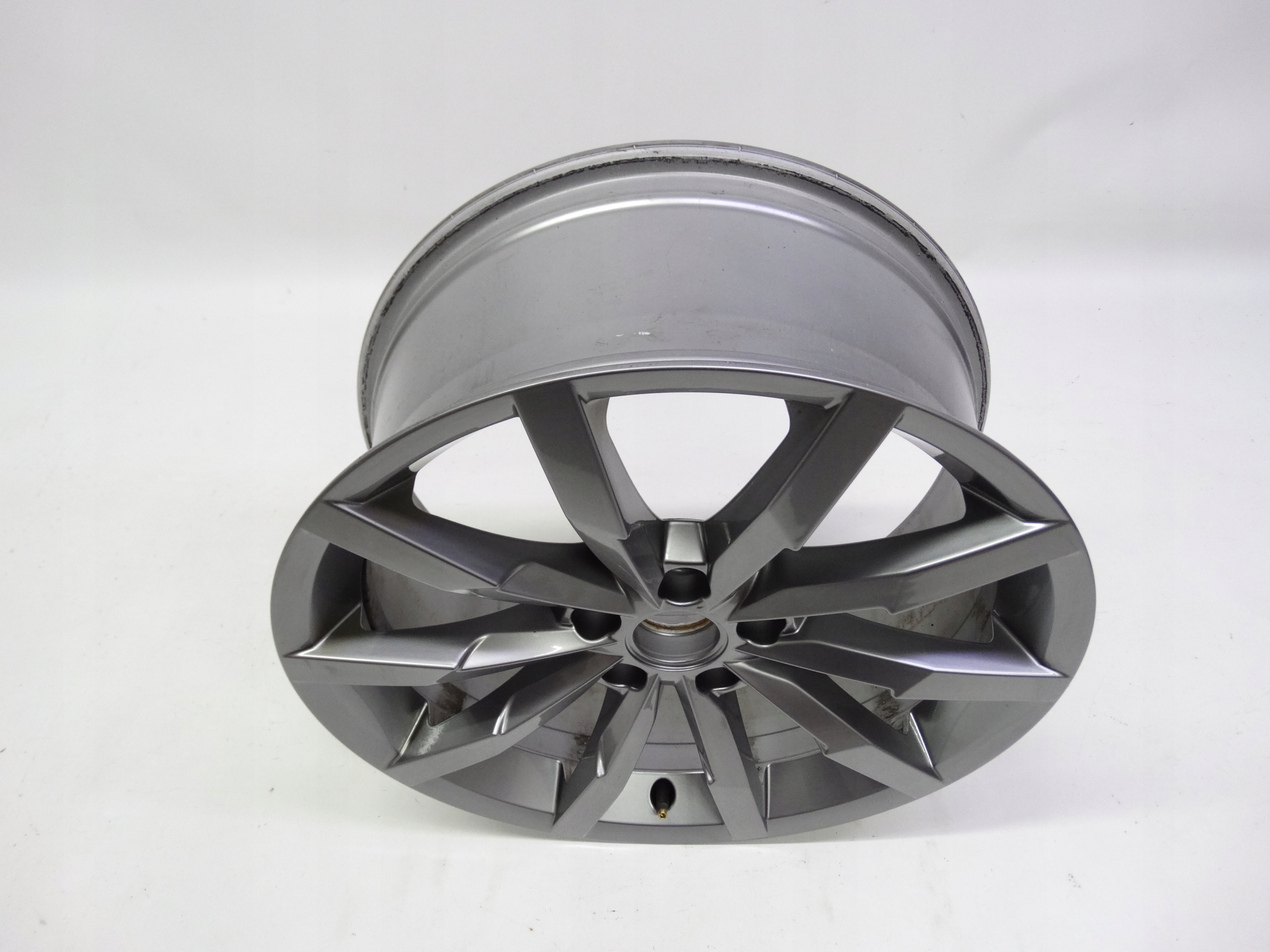 Second image of VW Passat B8 3G felga 18 cali 3G0601025Q oryginalna