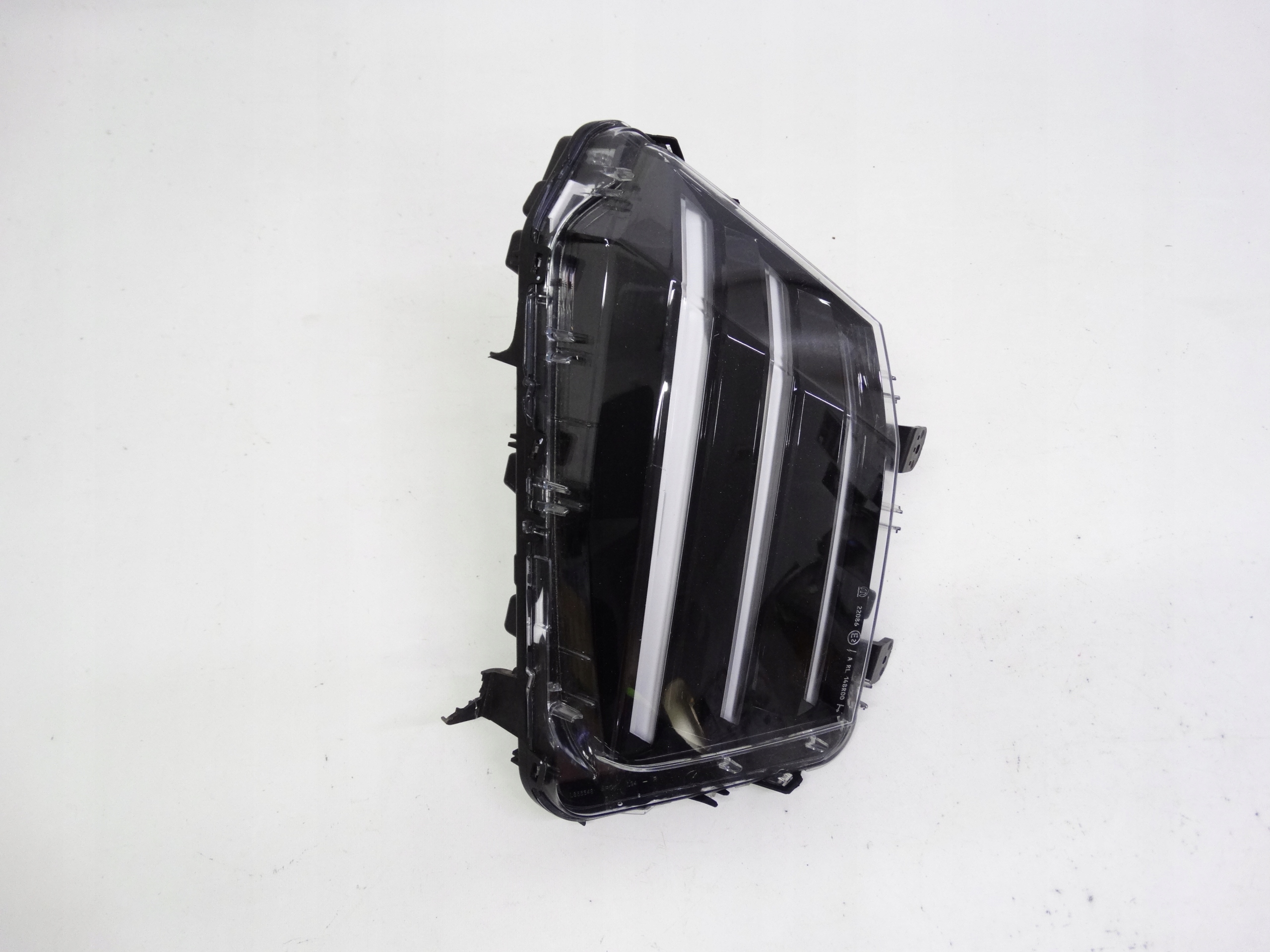 Second image of Peugeot 2008 II lift 2023+ lampa prawa LED oryginalna 9850423580