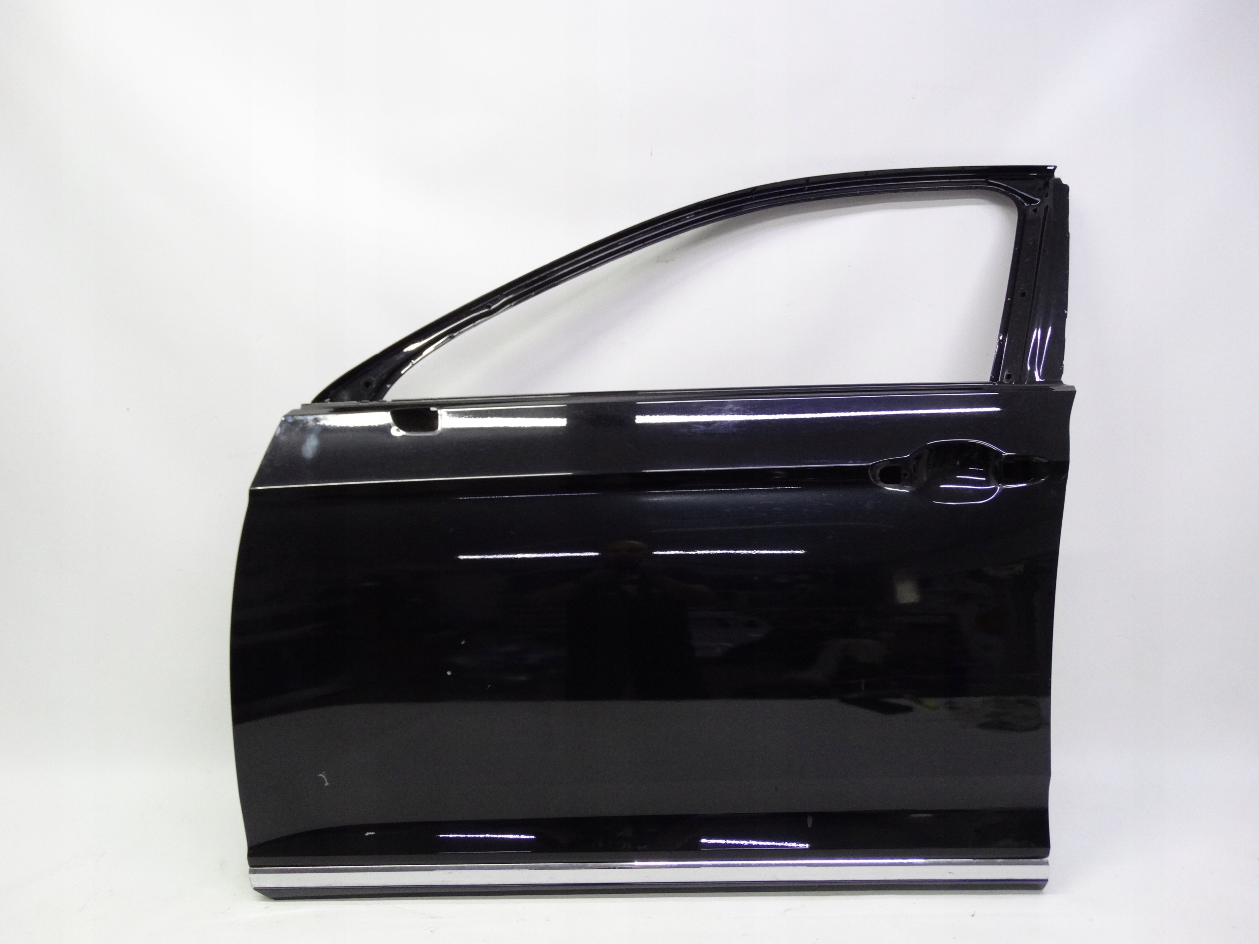 Second image of VW Passat B8 3G 2014-2023 drzwi lewe przednie oryginalne