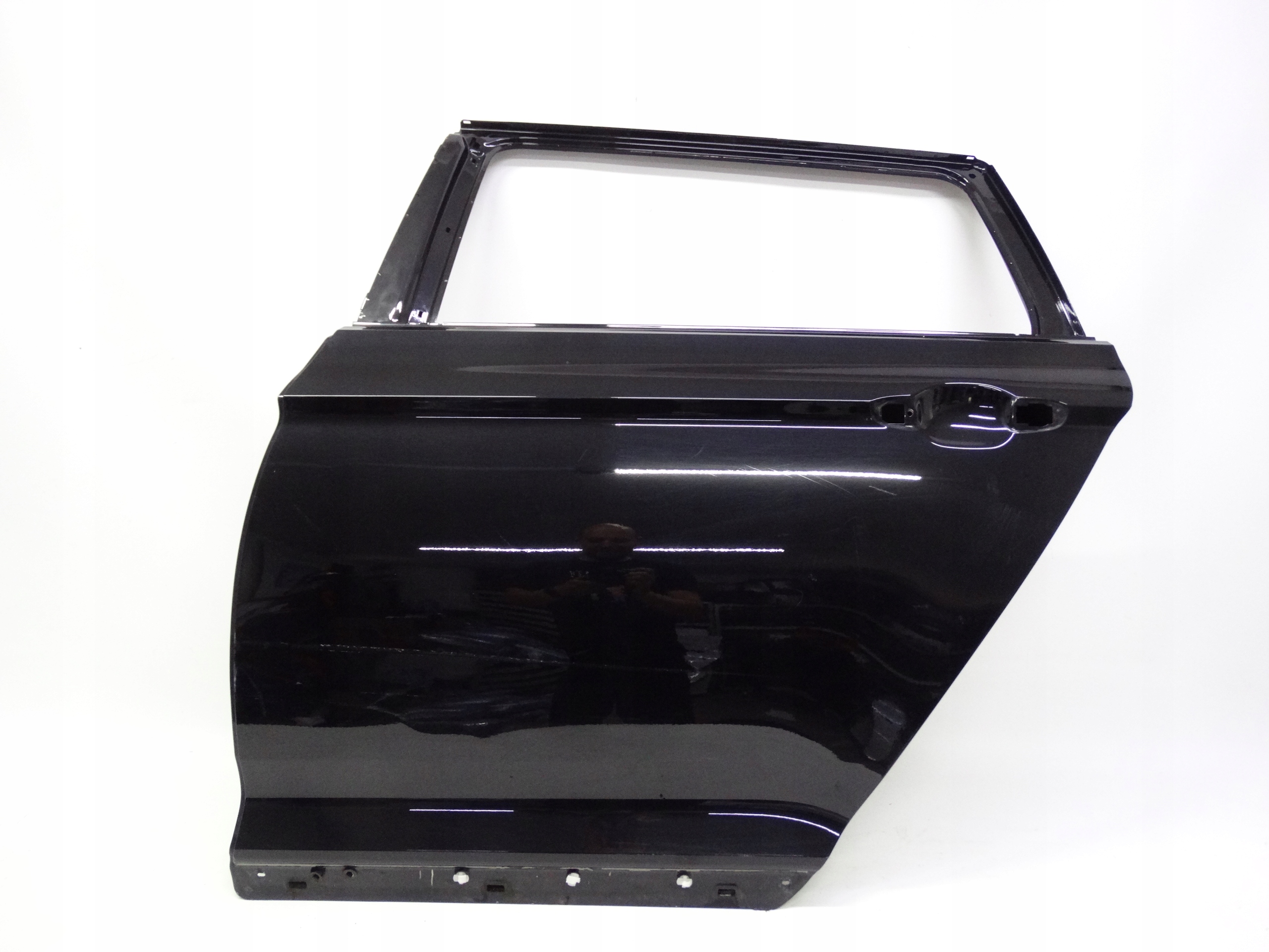 Second image of VW Passat B8 Kombi 3G9 2014-2023 drzwi lewe tylne oryginalne