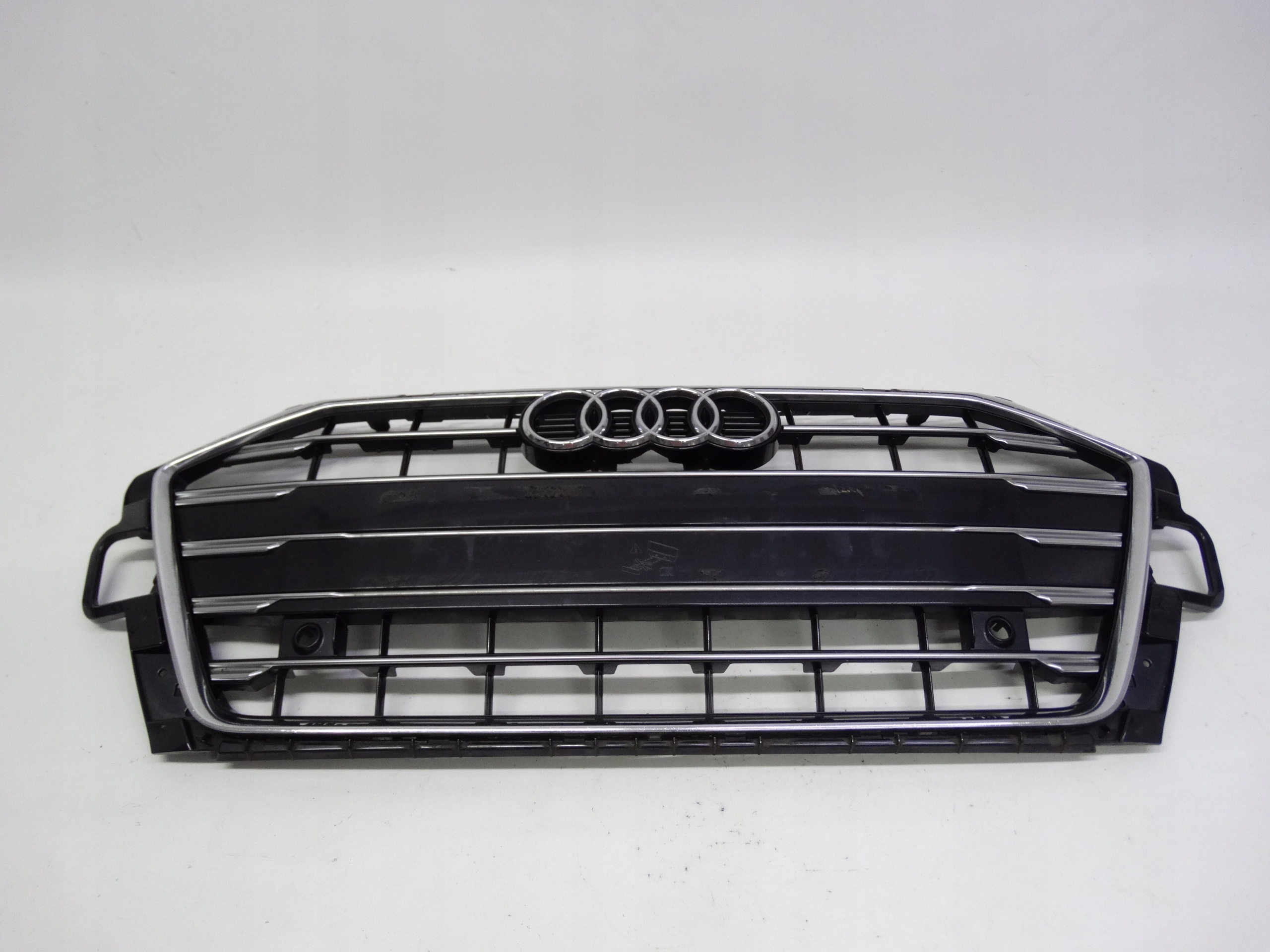 Second image of Audi A4 B9 Lift 8W 2019-2024 grill atrapa 8W0853651DF oryginalny
