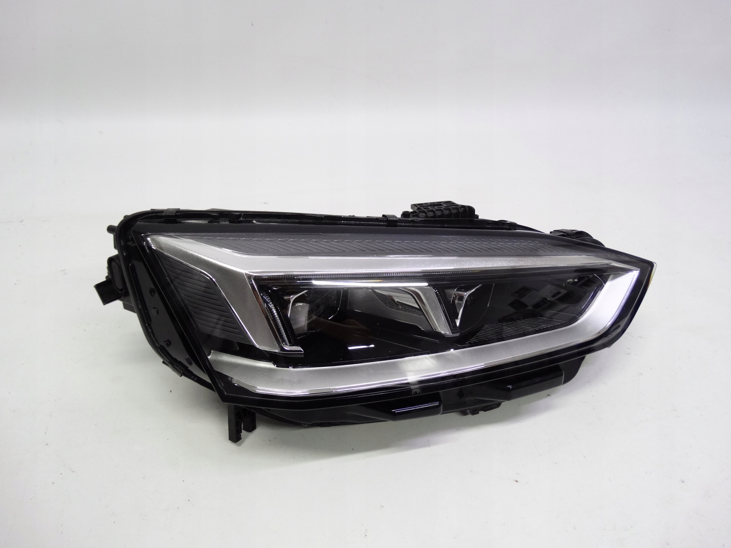 Second image of Audi A5 II 8W F5 2016-2019 lampa prawa Full LED 8W6941034D oryginalna