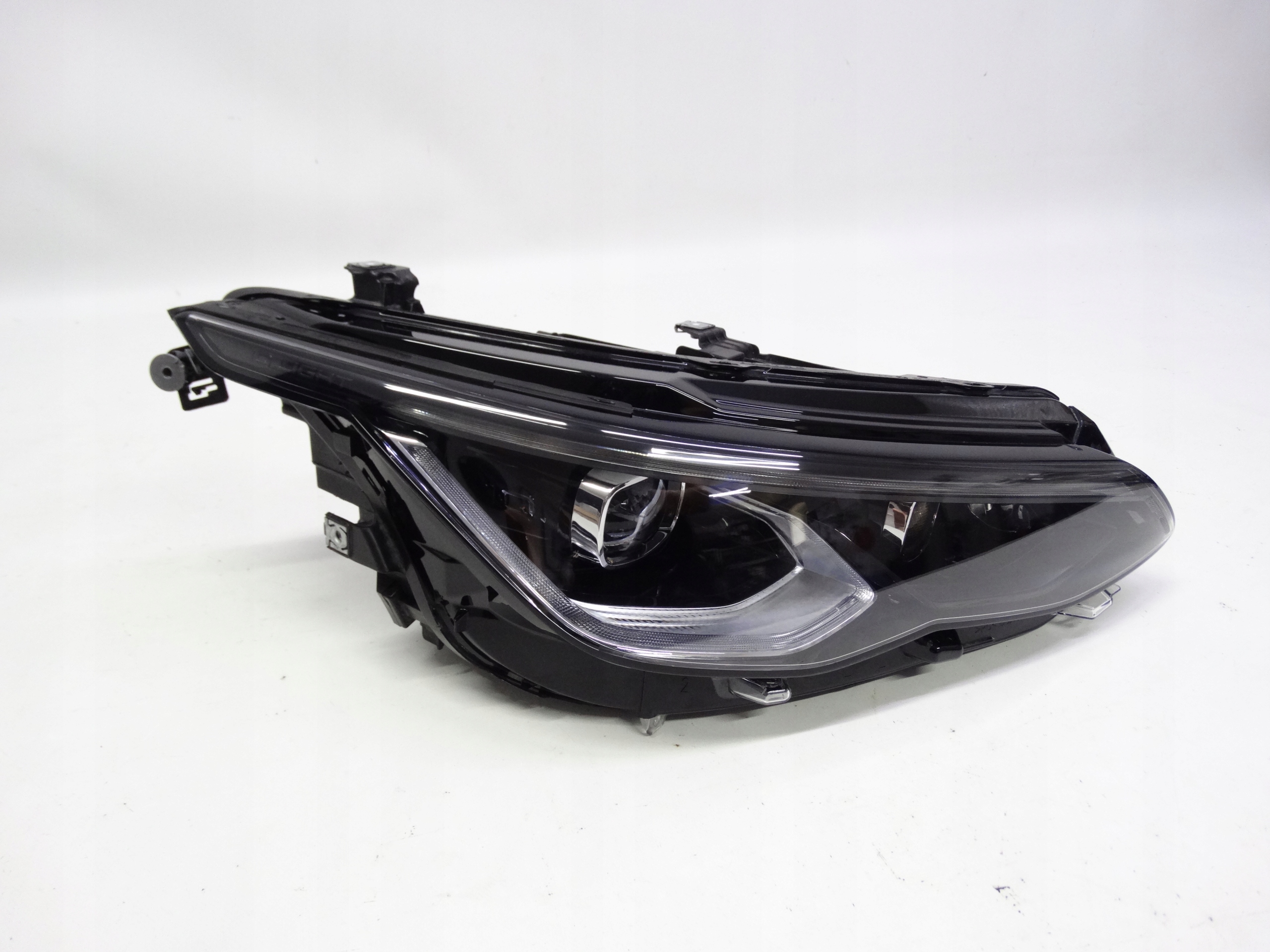 Second image of VW Golf VIII R 20-24 lampa prawa Full LED IQ Light 5H1941060R oryginalna