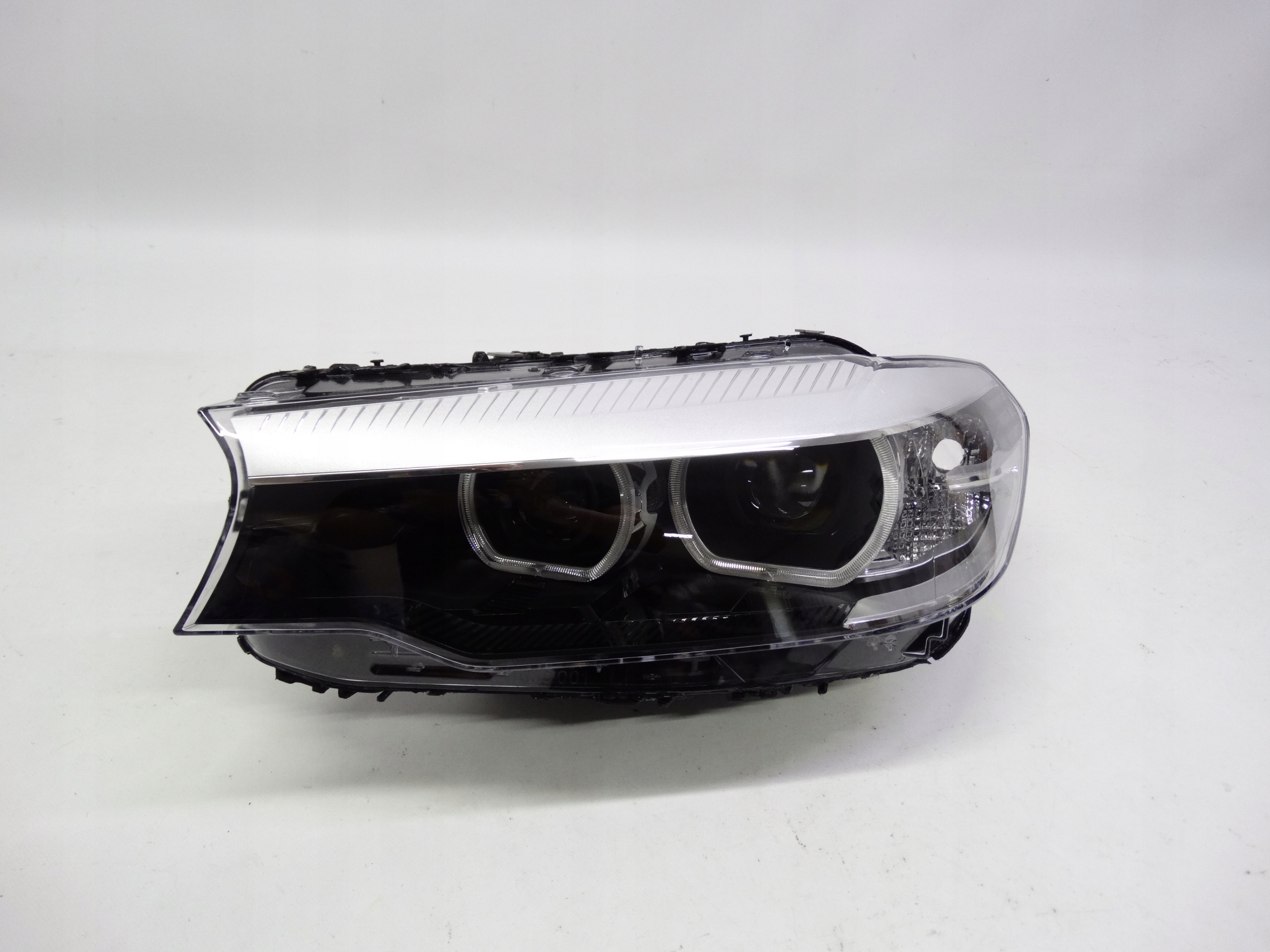 Second image of BMW 5 G30 G31 2017-2020 lampa lewa Full LED 8499111 oryginalna