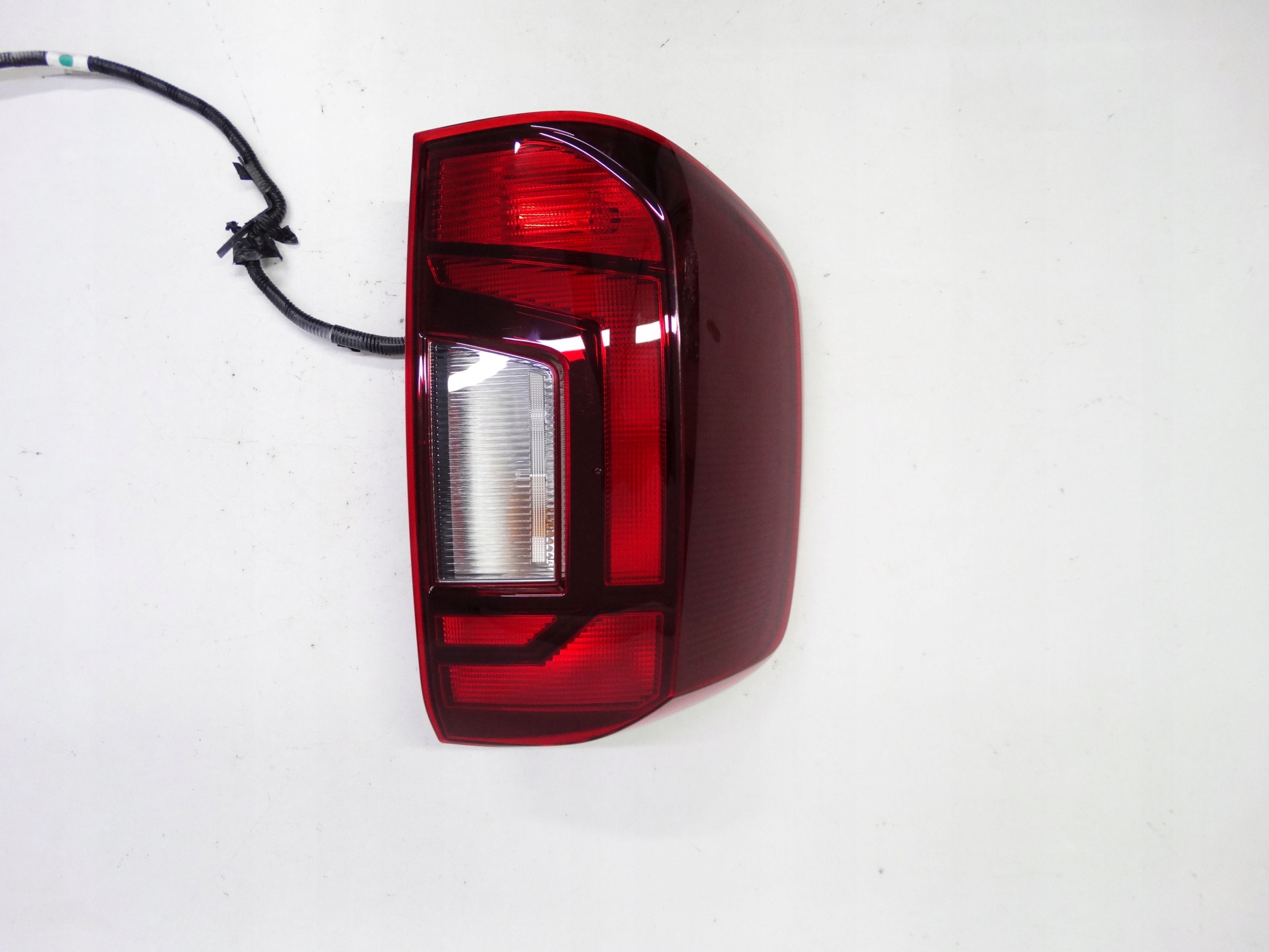 Second image of VW Amarok II 2023+ lampa tylna prawa N1XB-13405-BE oryginalna